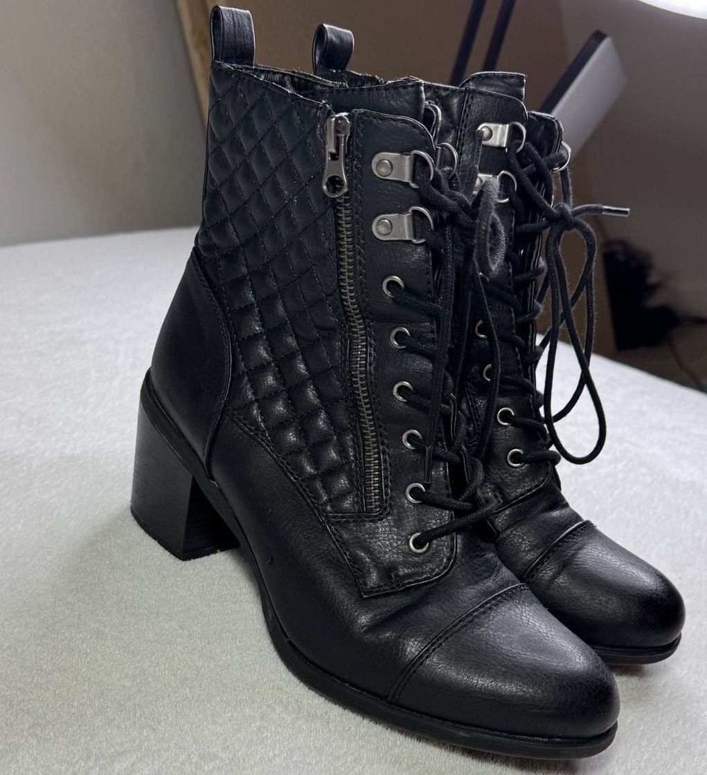 White Mountain Dorsett Women’s Quilted Lace-Up Combat Boots