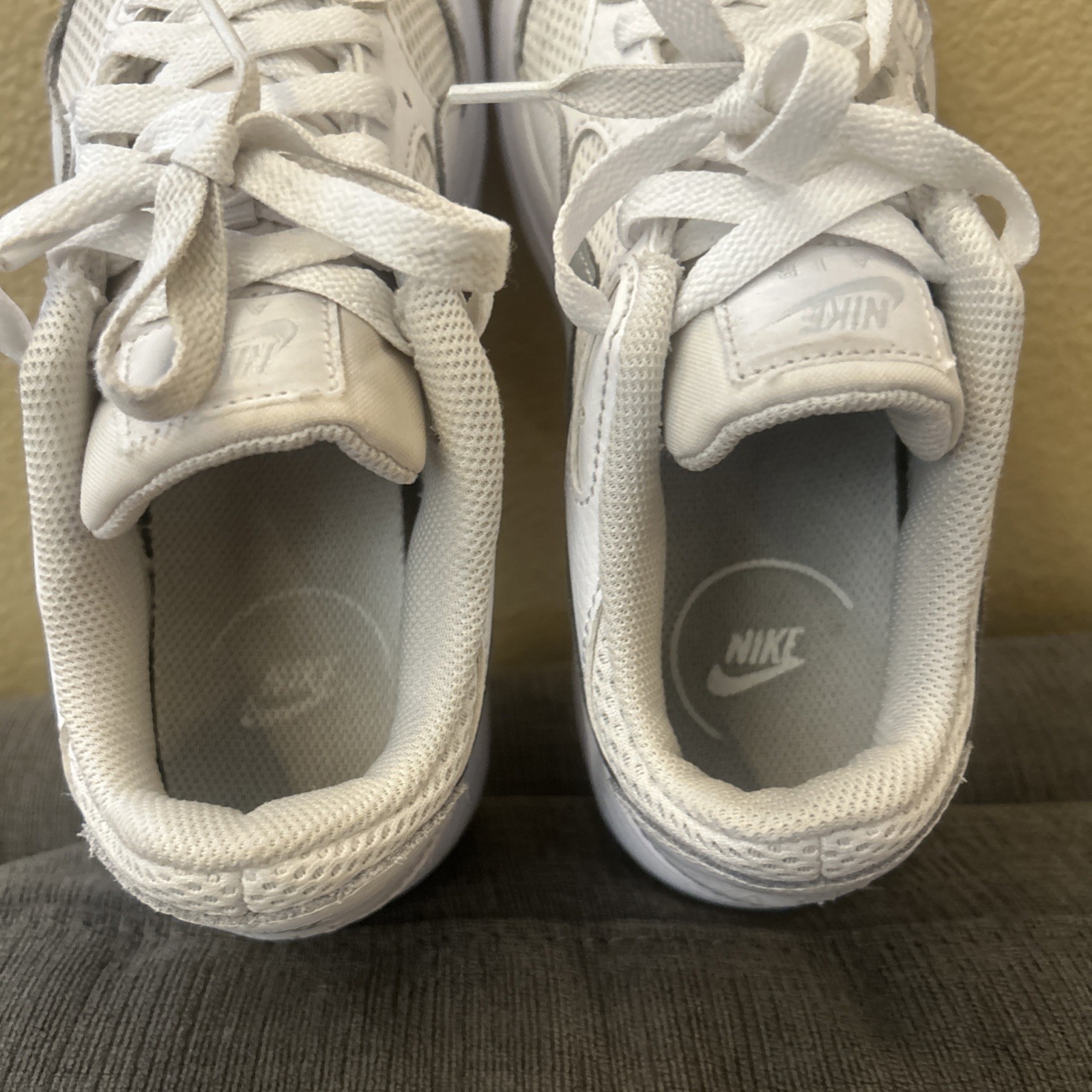 Nike Air Max SC Women’s Sneaker CW4554-100 US Size 6.5 White / Metallic Platinum