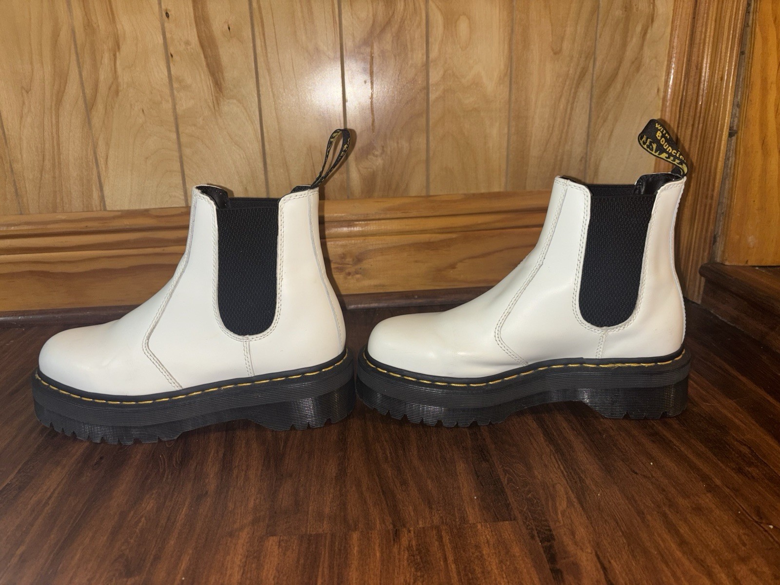 Dr. Martens 2976 Quad Chelsea Platform Boots White Leather Womens US 9