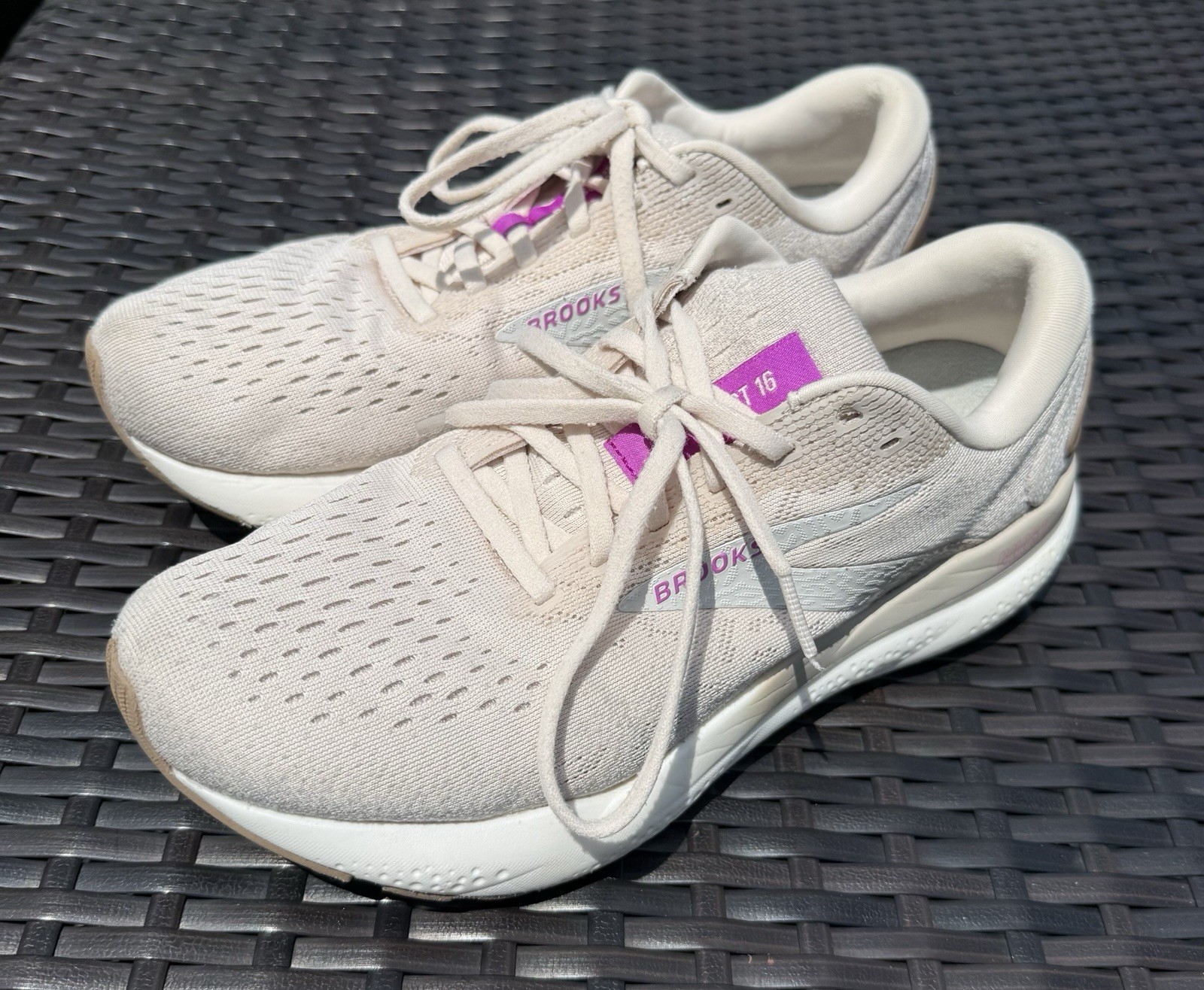 Brooks Ghost 16 Women’s Running Shoes Beige White Purple Low Top Lace Up