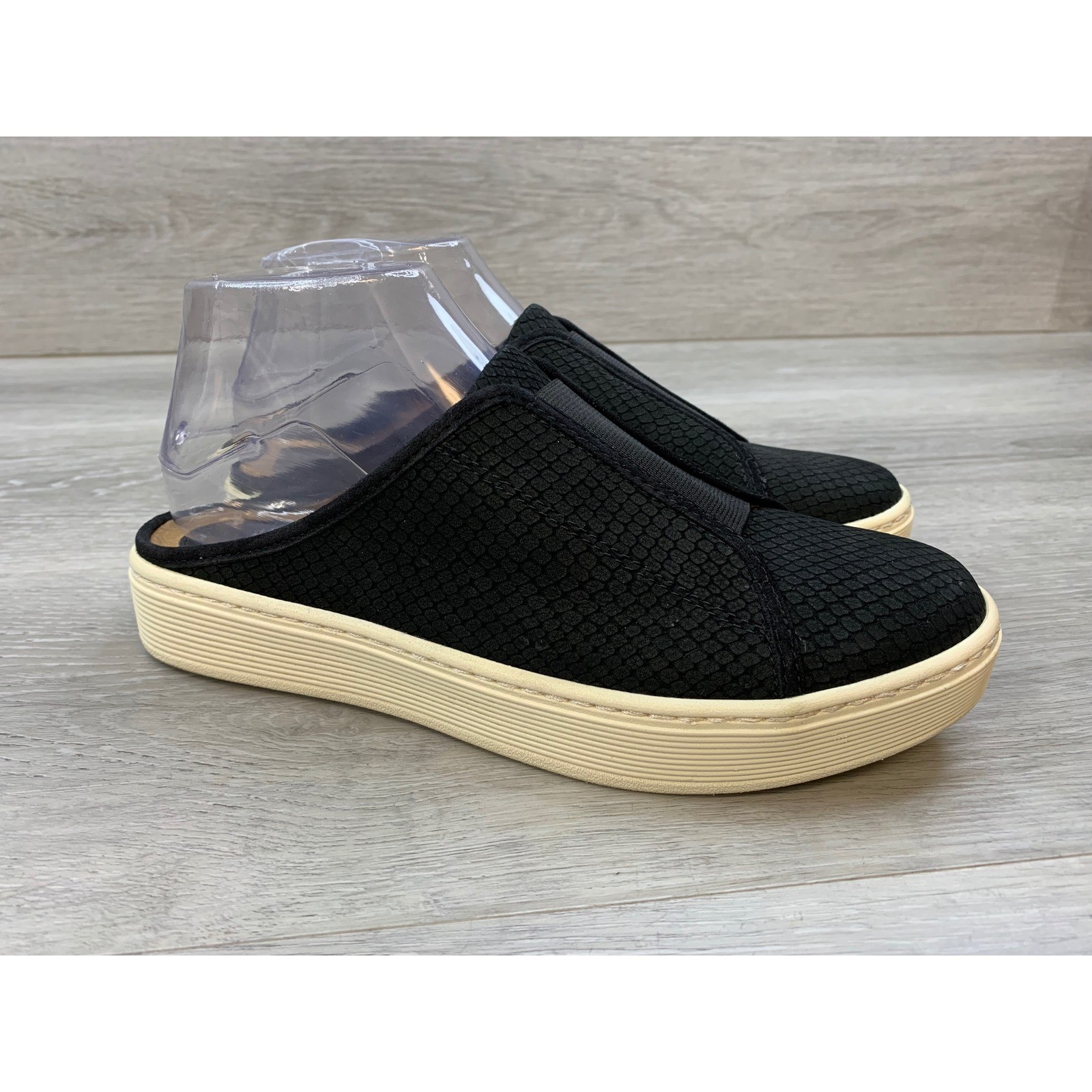 Sofft Women’s Black Snakeskin Leather Slip On Mule Sneakers Casual Comfort 6.5