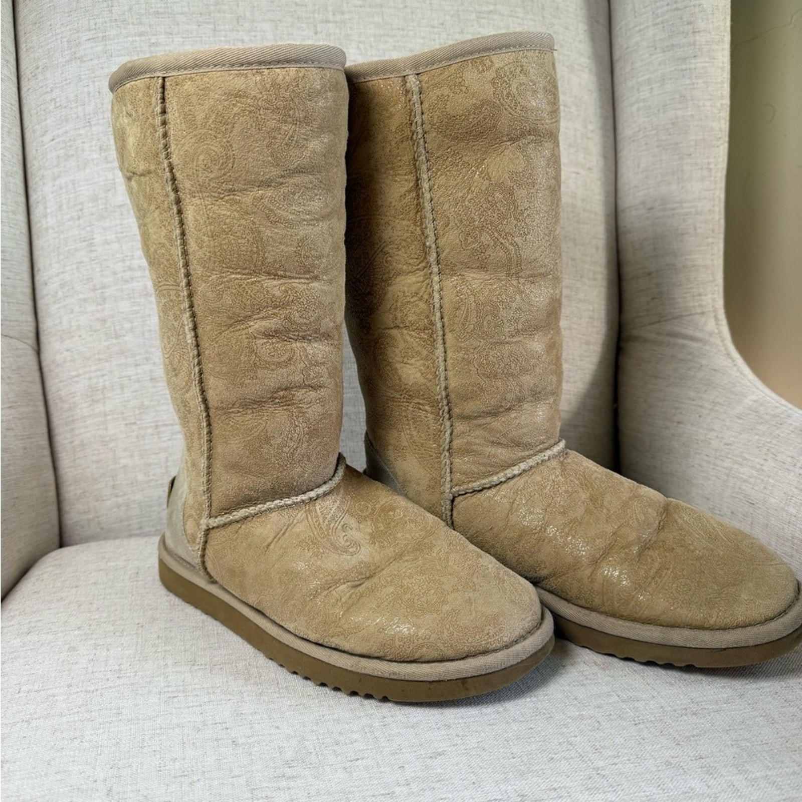 Ugg Classic Tall Paisley Sheepskin Boots Fur Winter Chestnut Gold size 6