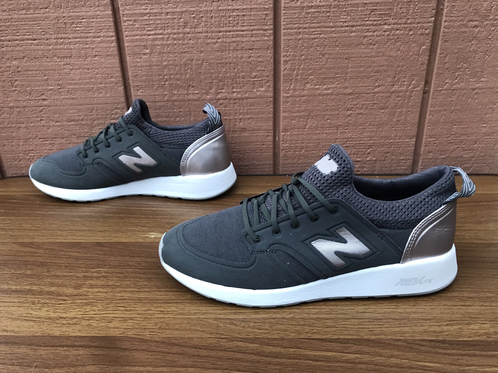MINT New Balance 420 WRL420 WRL420SF Women US 8.5 B Gray Casual Walking Shoes C7