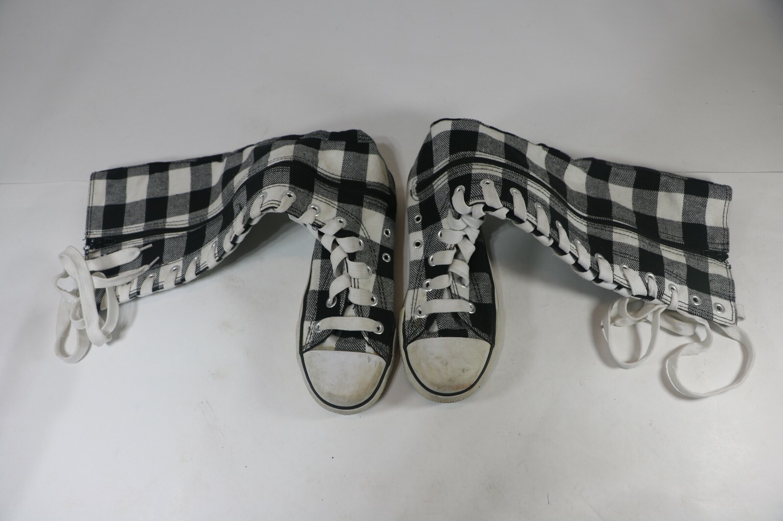 Black & White Knee High Sneakers Zip Cotton 15″ Tall Women’s US Size 4