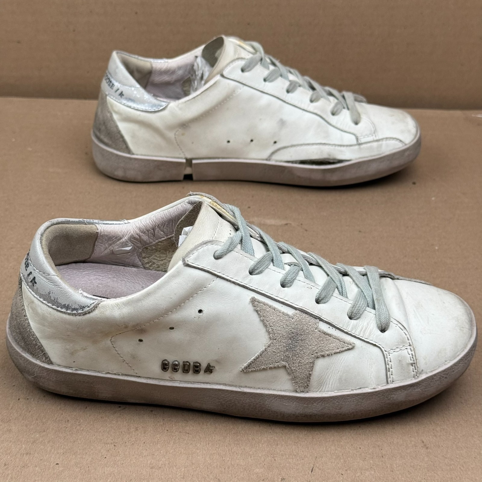 Golden Goose Superstar Sneakers EU 39 US Women’s 9 White Suede Star DAMAGED SOLE