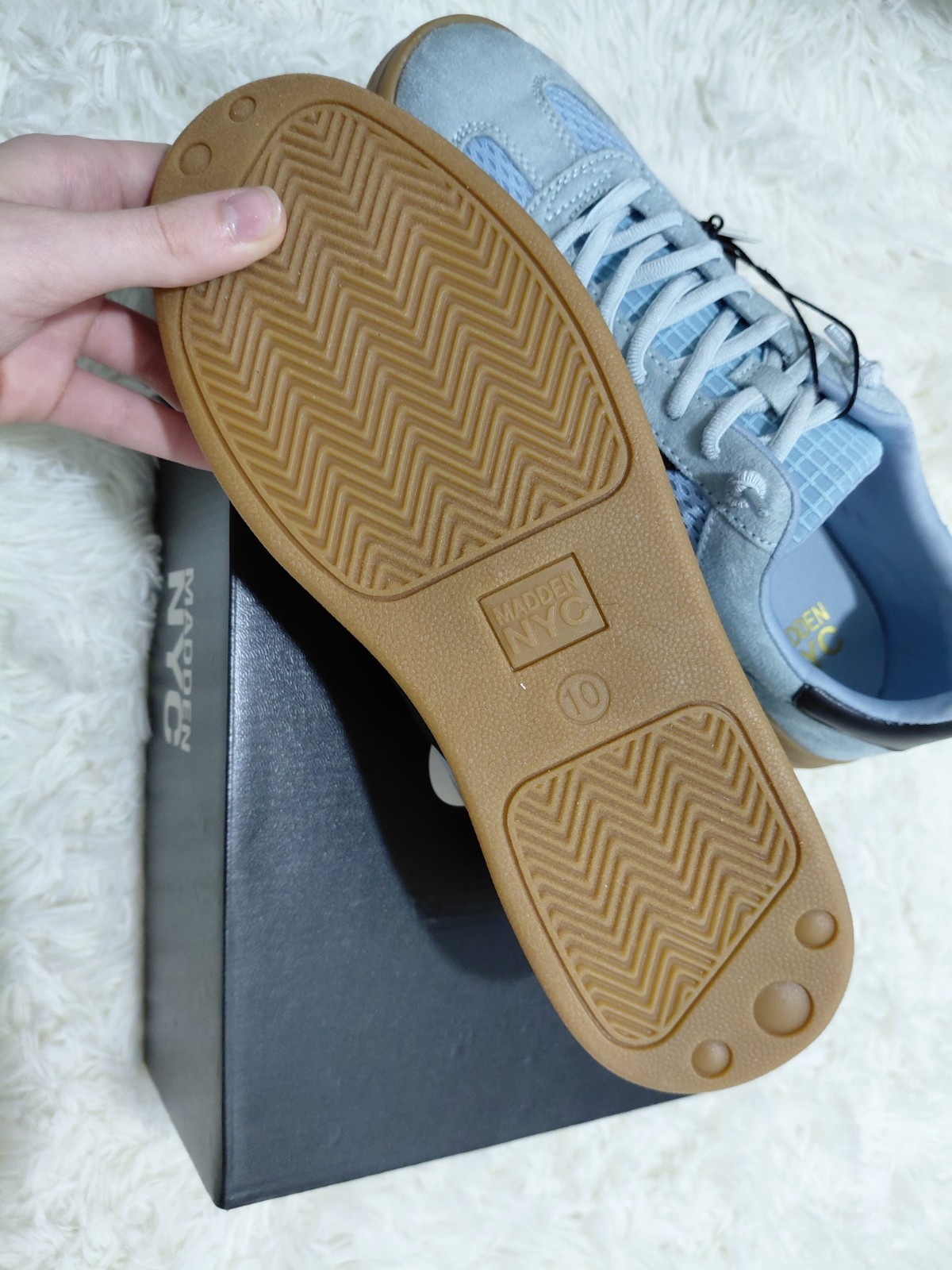 Madden NYC women’s size 10 light blue sneakers
