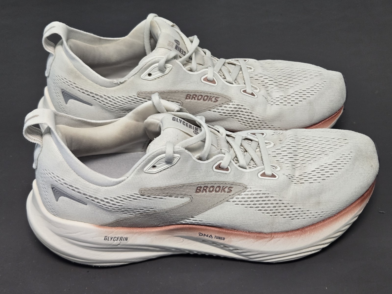 Brooks Running Shoes Womens Sz 12B Glycerin 22 Cream White Gray 1204341B126