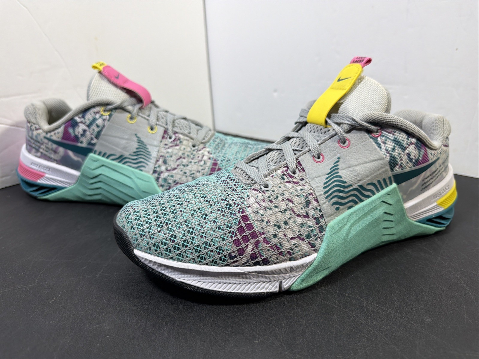 Nike Metcon 8 Turquoise with Graffiti Graphics 2022 Women’s Size 10.5 DQ0302-001