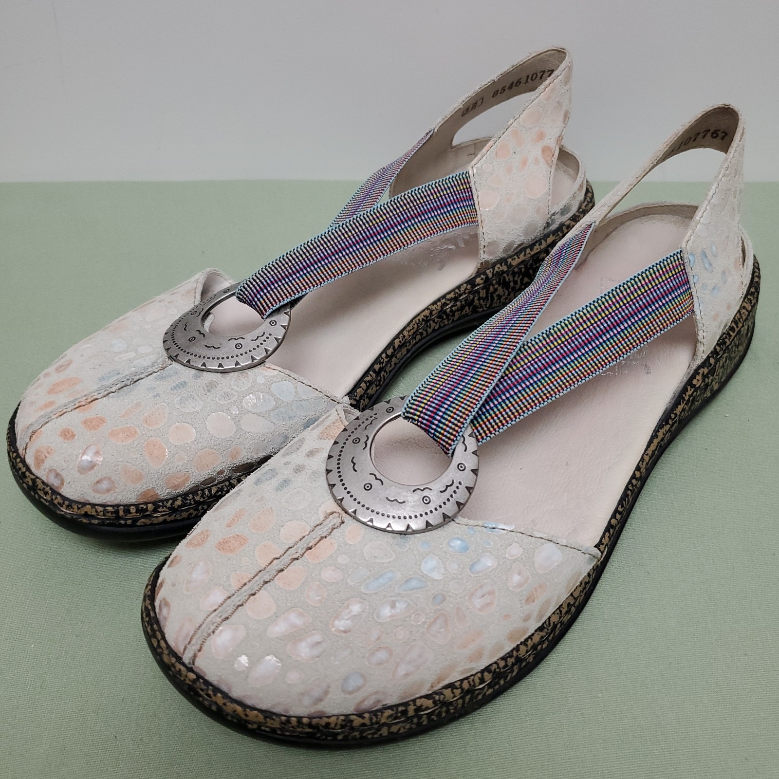 Rieker Daisy Sandals Womens 8US / 38EU Slip-On Slingback Rainbow Pebbled Flats