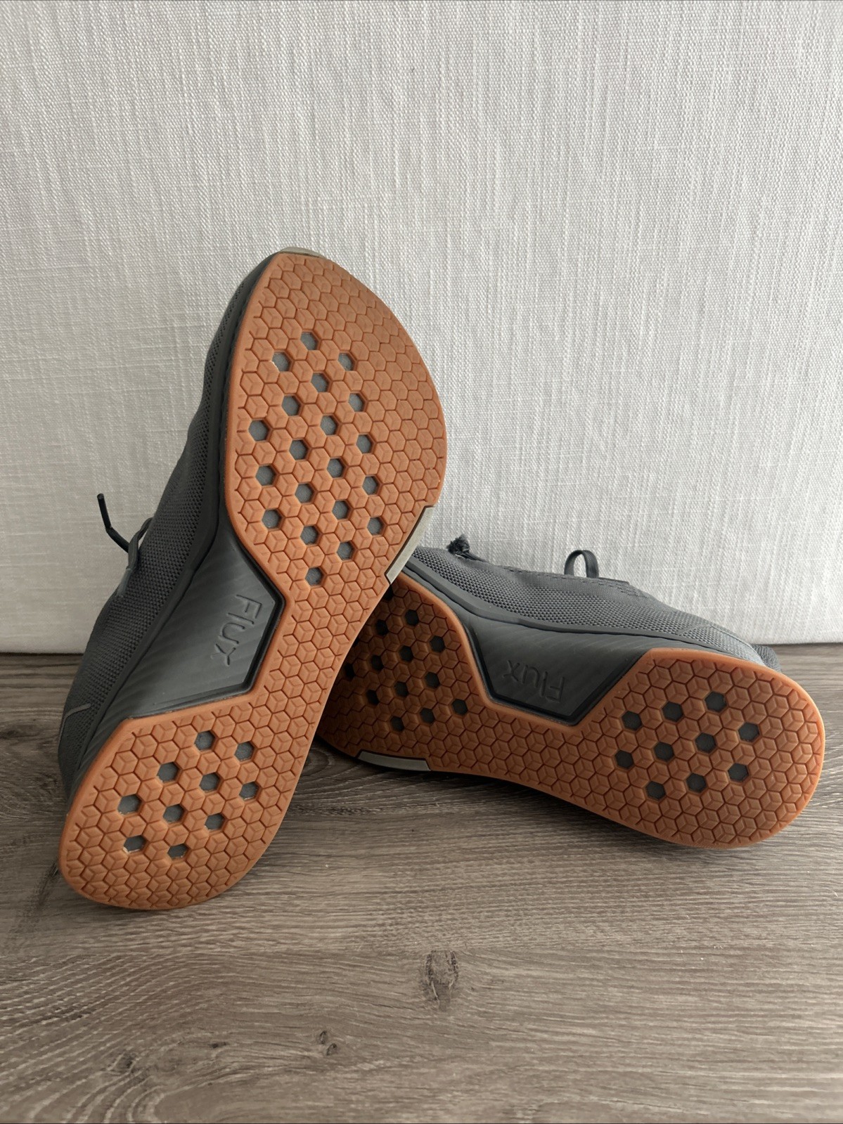Flux Womens Size 8 1/2 Men’s 7 Grey Shoes