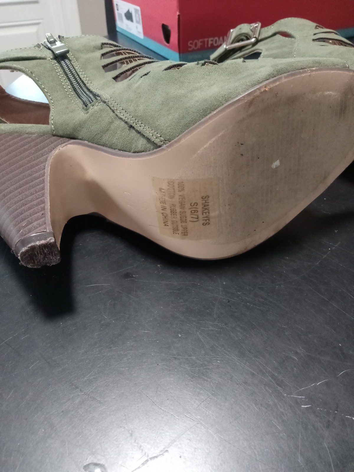 Etc Size 6/7 Women’s Shoe Green