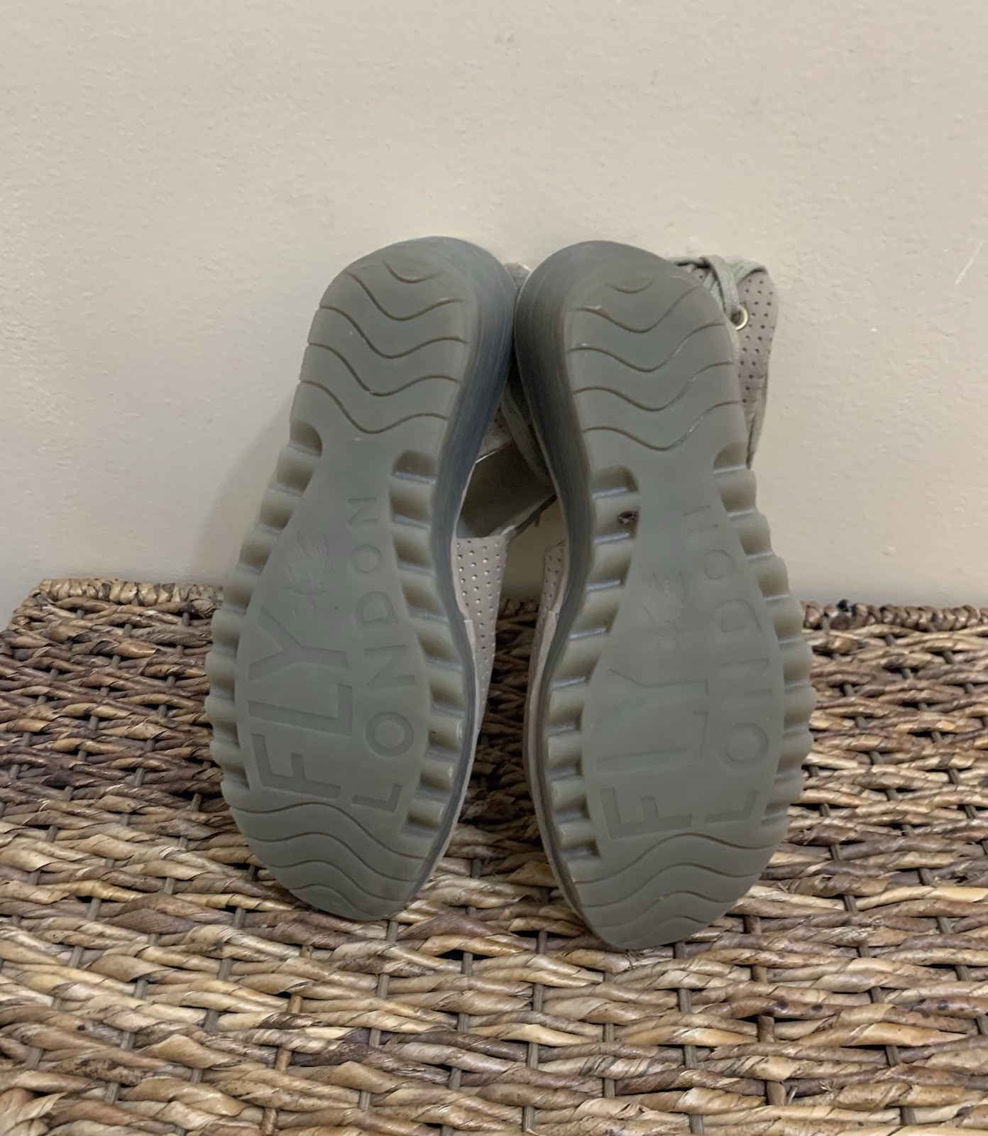 FLY LONDON YPUL WEDGE SANDAL TAUPE CUPIDO 8.5 comfort city going out preppy