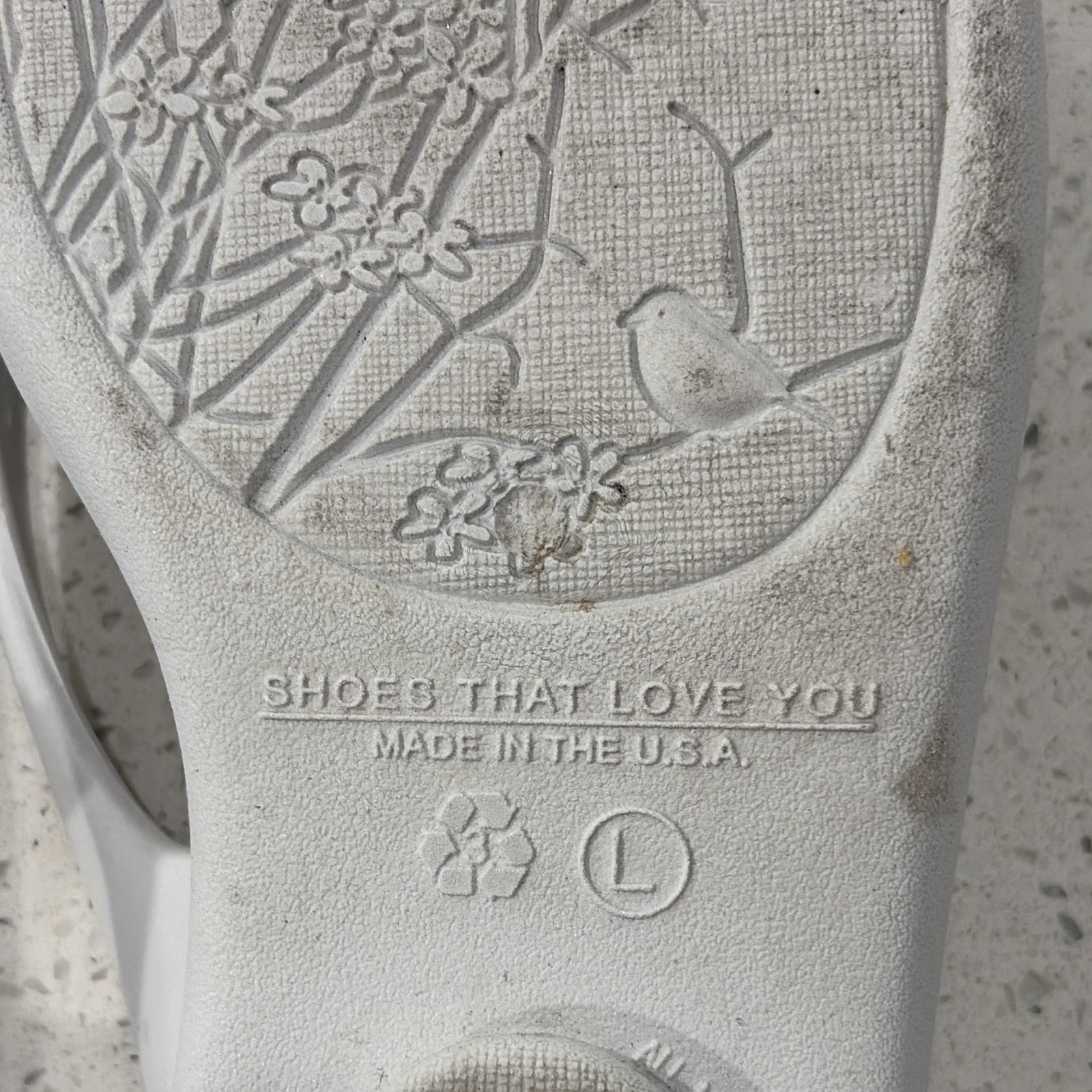 Oka-B White Synthetic Thong Sandals Rhinestone Strap Comfort Women 10