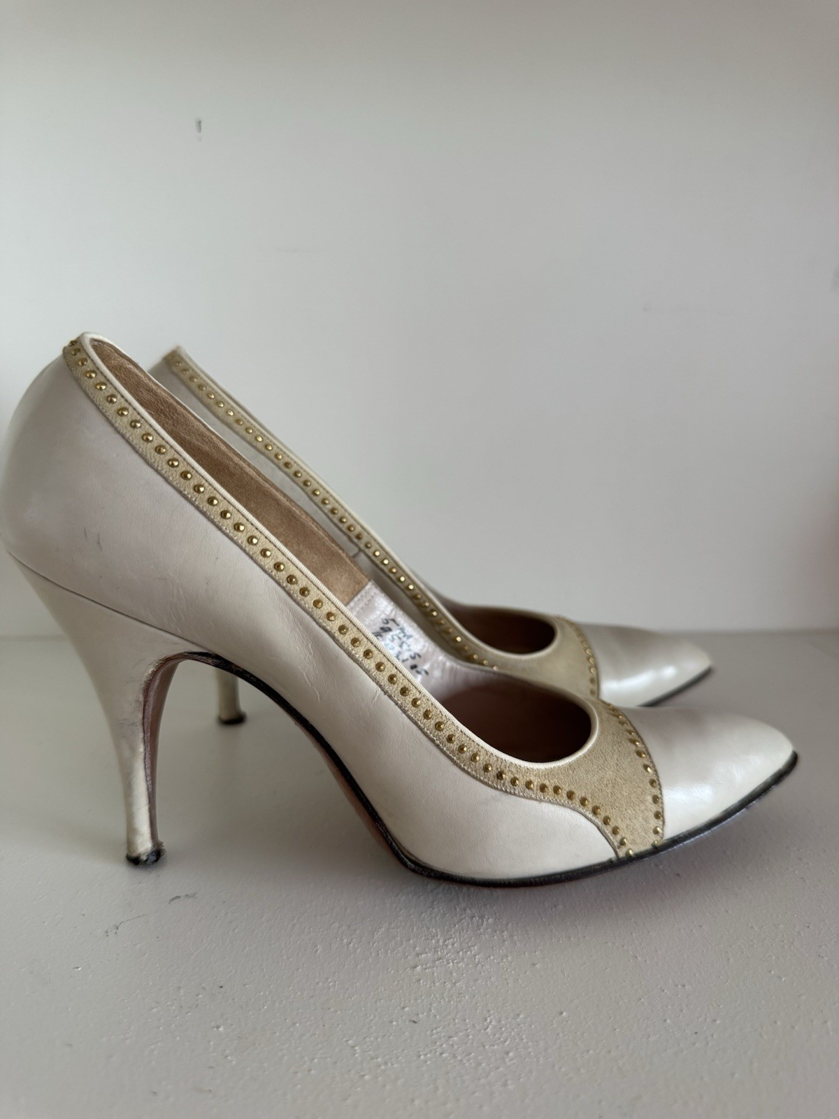 Andrew Geller Ivory Beige Leather Suede Colorblock Studded Pointed Toe Pump 5