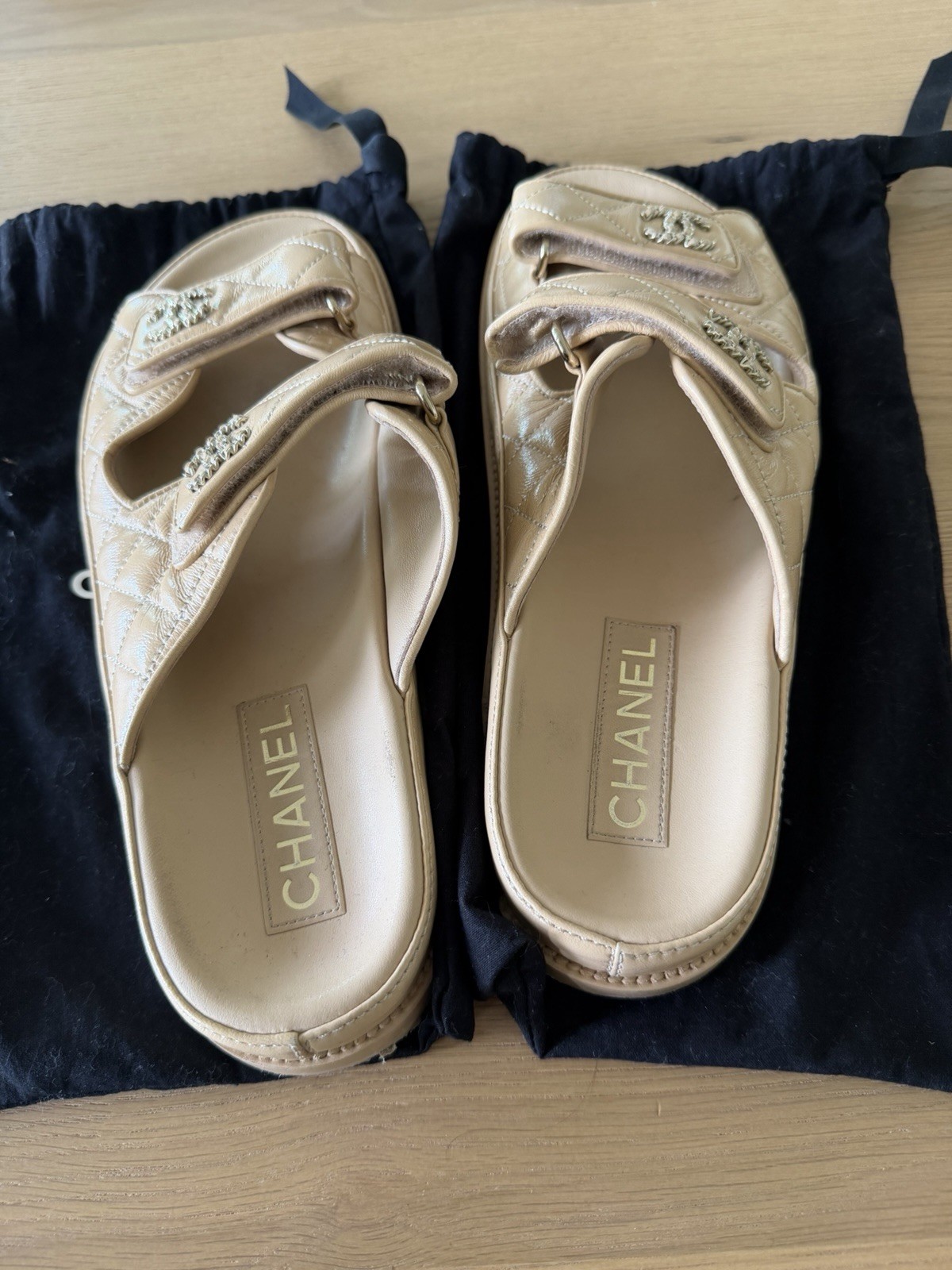 Chanel 24P Beige Quilted Lambskin CC Dad Slide Sandals Size 40.5/10.5