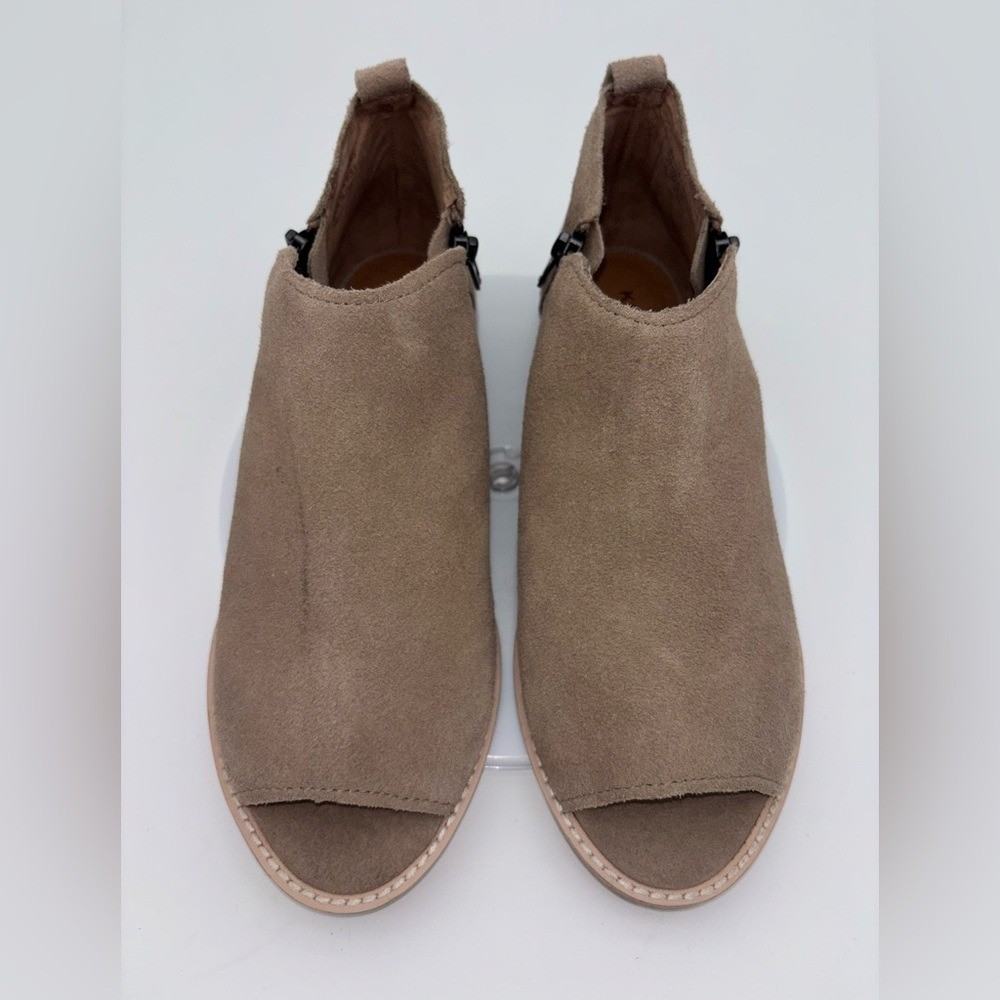 KELSI DAGGER Anthropologie Suede Ankle Boot Open Toed Taupe Flat Shoe Leather 9