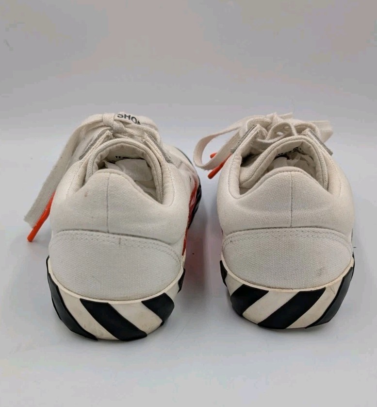 OFF-WHITE Vulc Low White (Updated Stripes) Women’s US 5 / EU 35 / UK2 (B33)