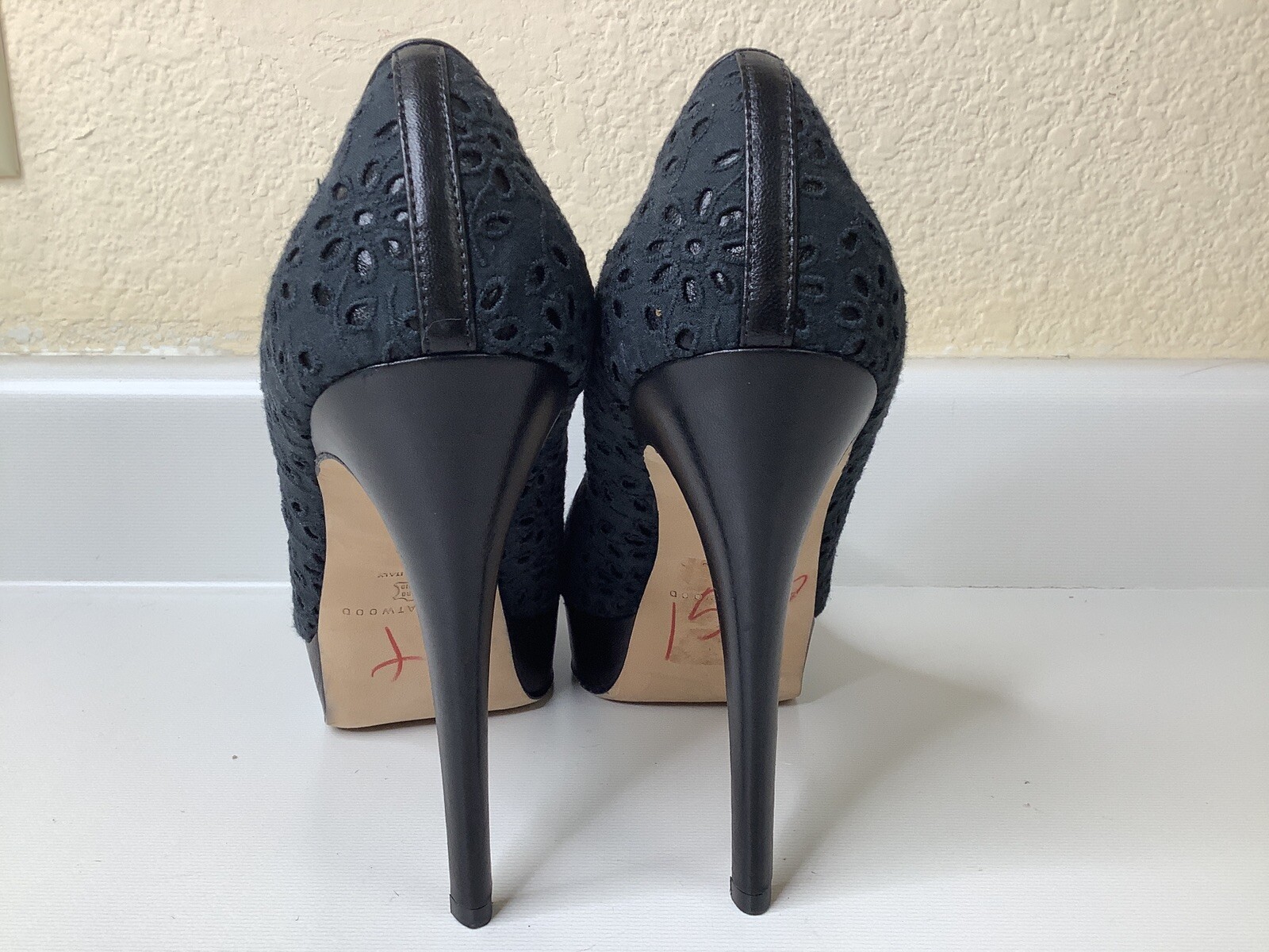 Nicolas Kirkwood Lace Eyelet Platform heels 39.5