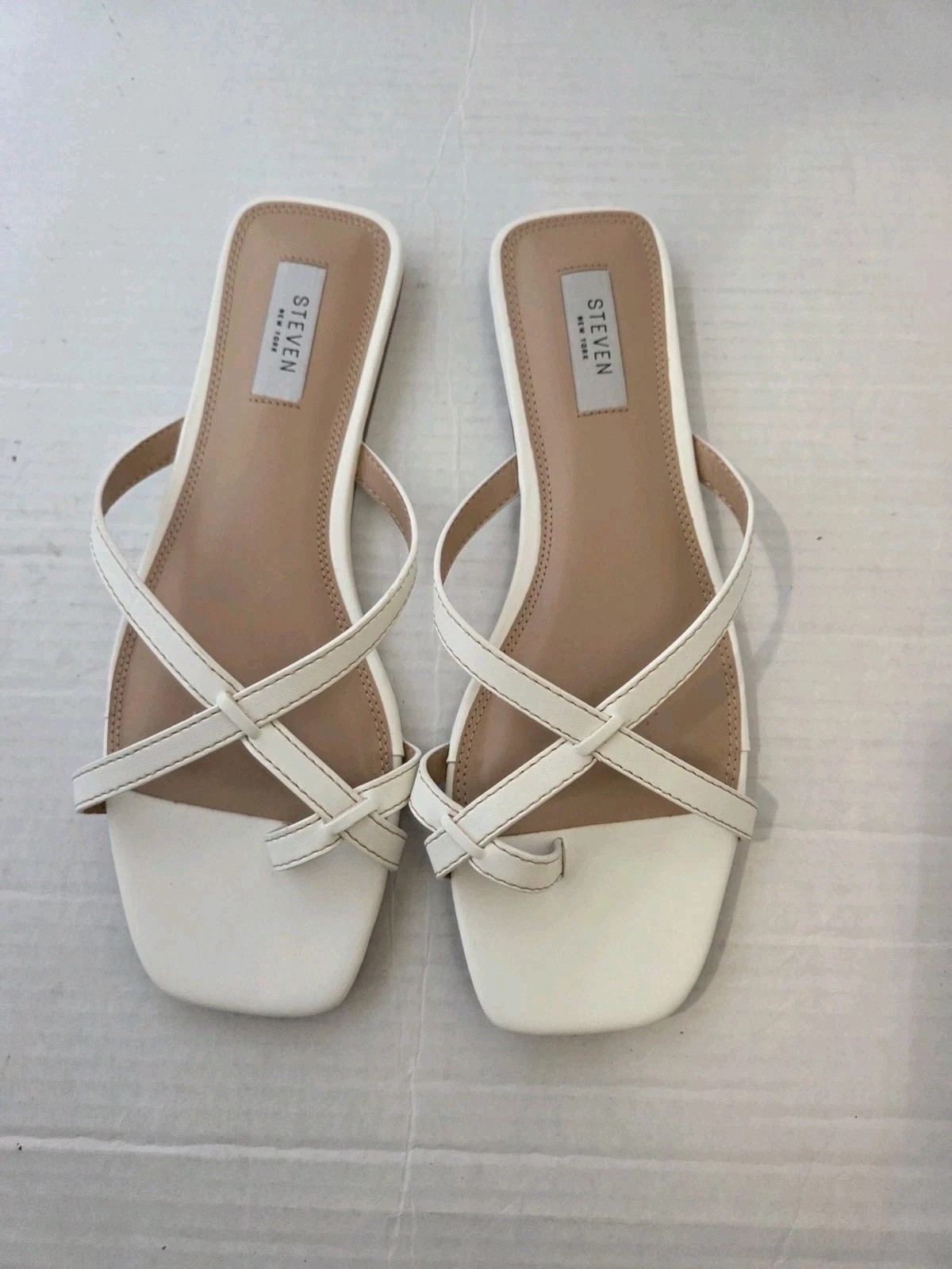 Steven New York PADMA White Strappy Toe-Loop Slip-on Flat Sandals Size 8.5