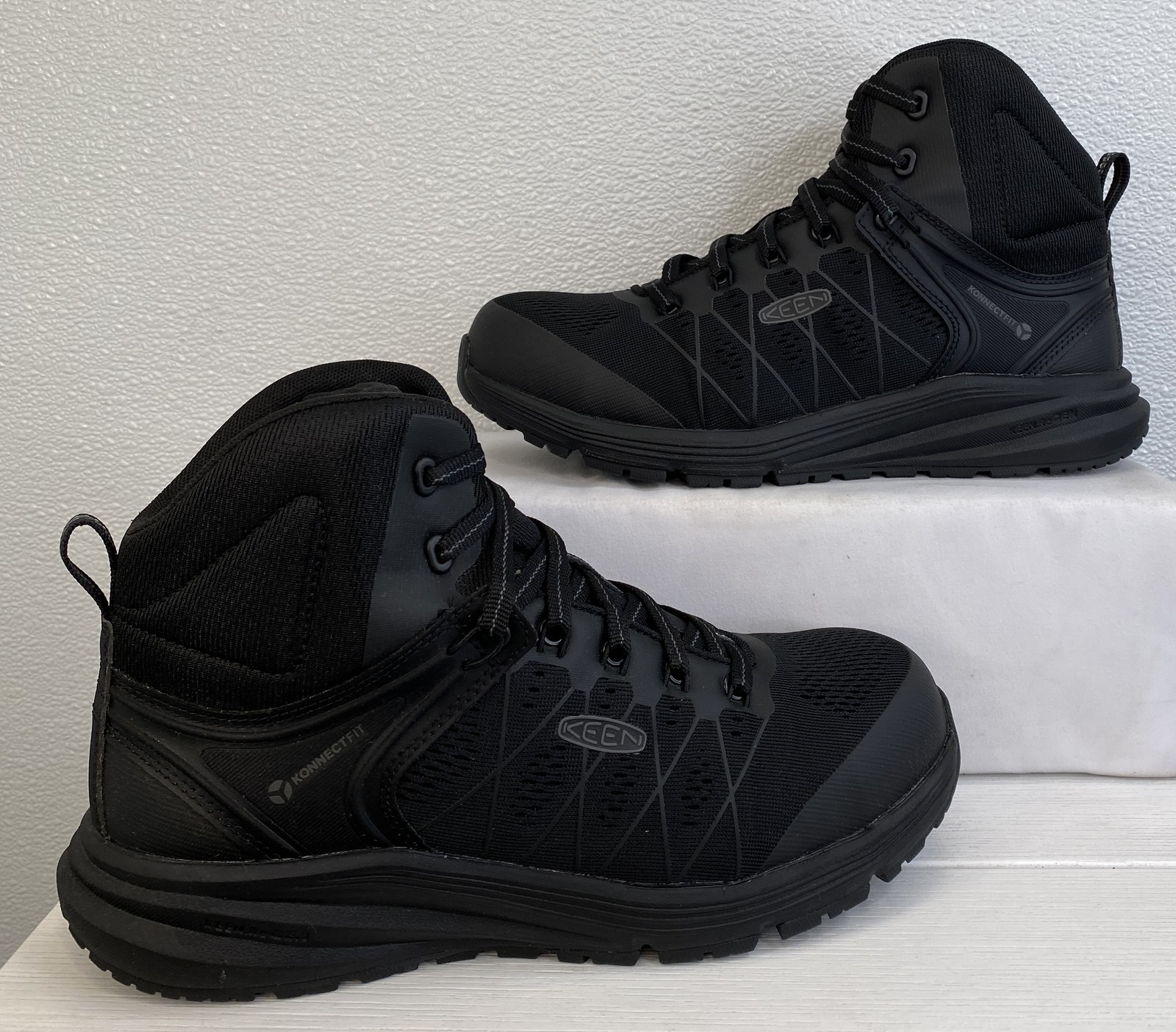 KEEN Womens Vista Energy Mid Composite Toe Work Boots, Black/Raven, Size 10