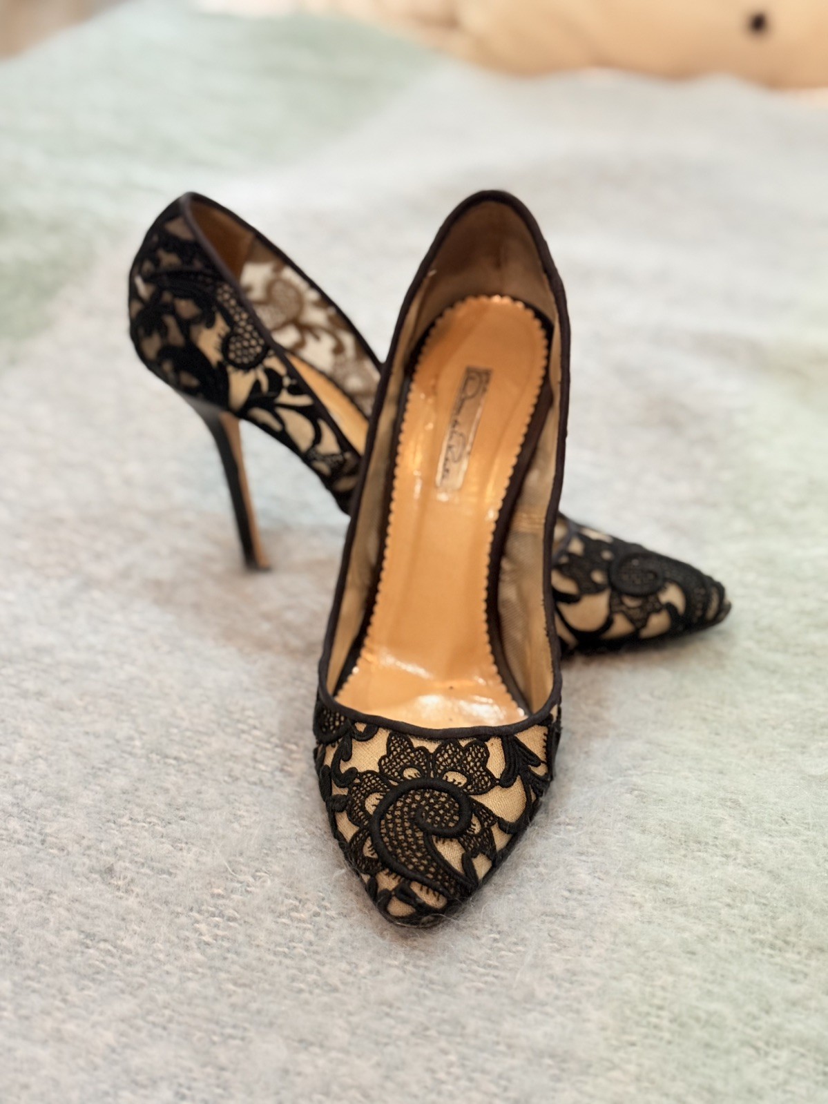 Oscar De La Renta Black Lace High Heel Shoes sz 39.5 US 9