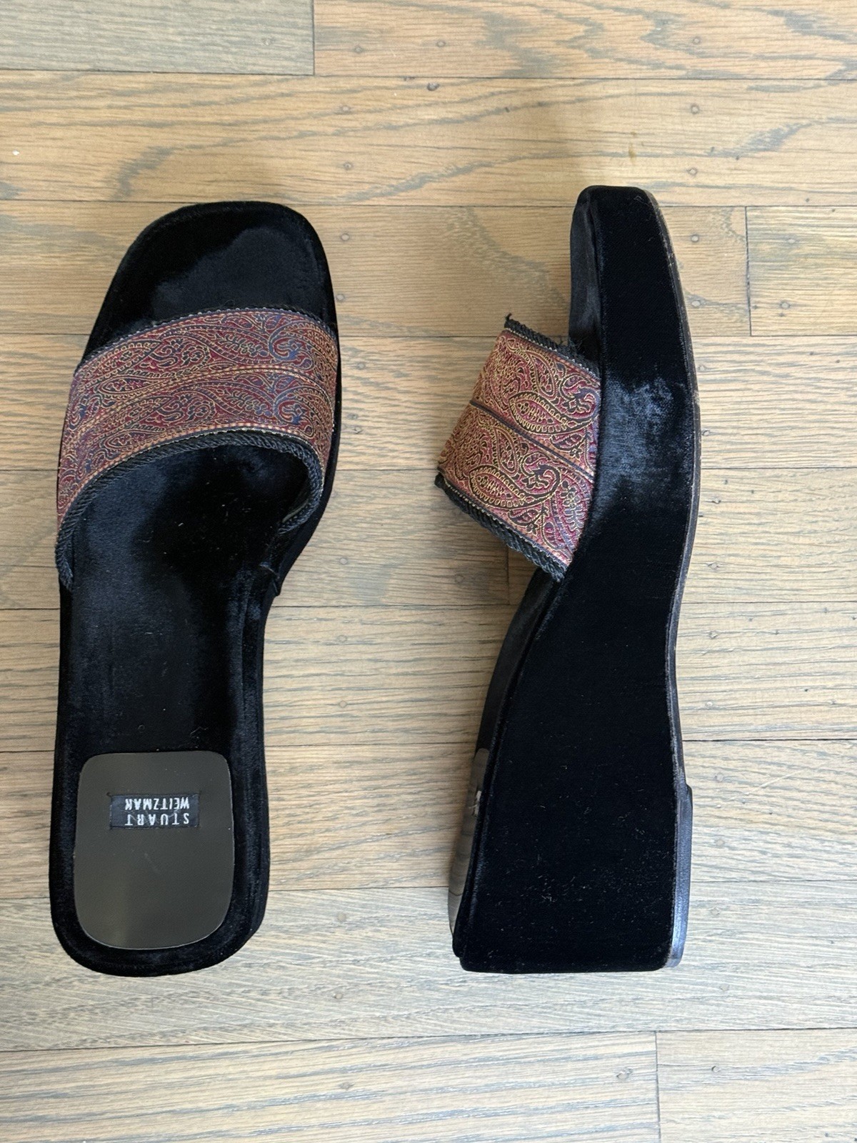 Stuart Weitzman Black Red Paisley Velvet Textile Upper Slides Sandals sz 10