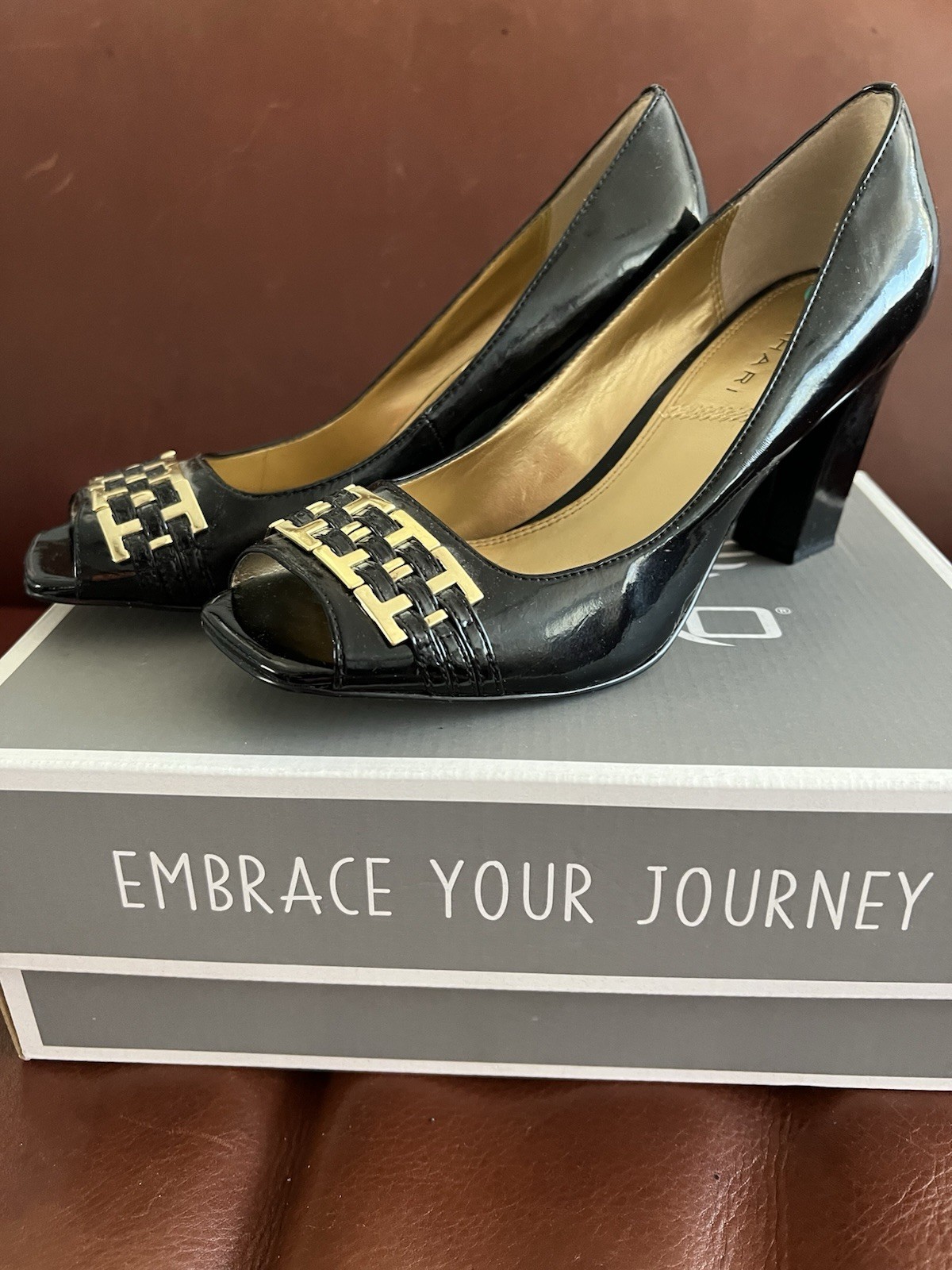 Tahari Black Patent Leather Block Heels Size 8M Decorative Gold-toned Buckle