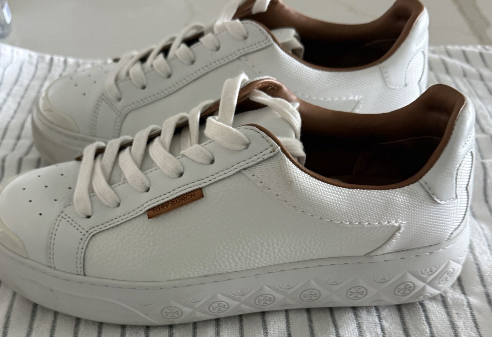 TORY BURCH Ladybug Leather Sneakers White Good Condition Sz 10 Org Price $300