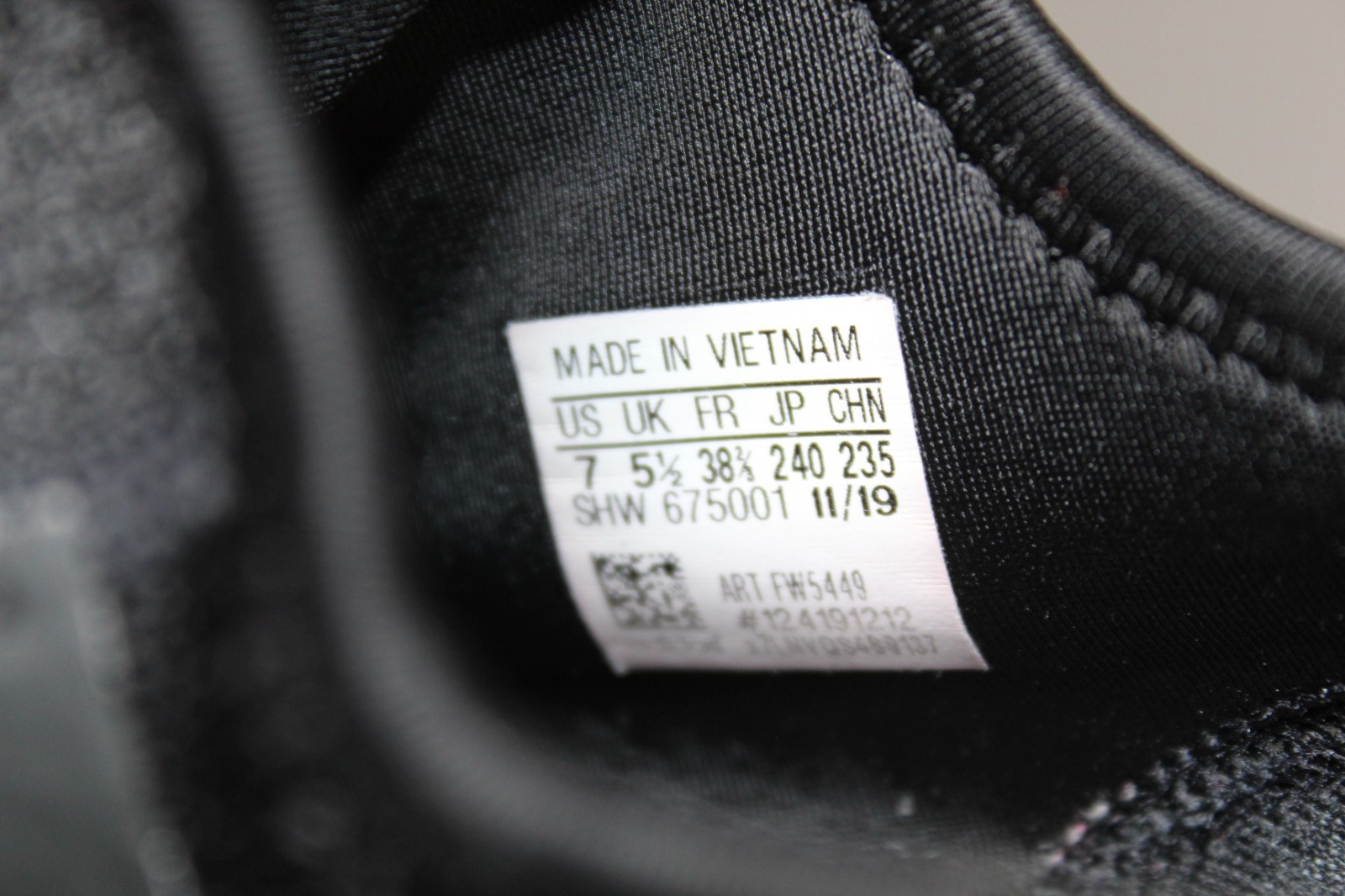 Size 7 – adidas NMD R1 black and winter silver 2019 38 2/3 – FW5449
