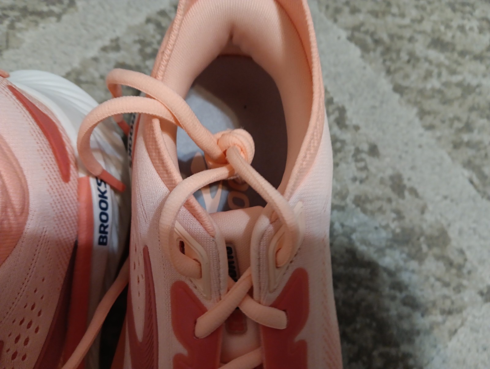 Brooks Glycerin 23 Running Shoes Coral Peach Woman’s Size 7.5 B MEDI 1204651B822