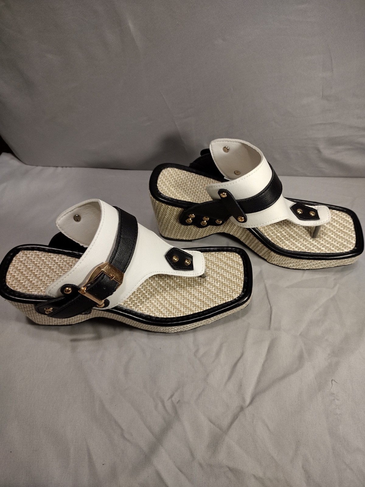 Women’s Wedge Thong Sandals Buckle Studded Adjustable Strap Black/White 6.5