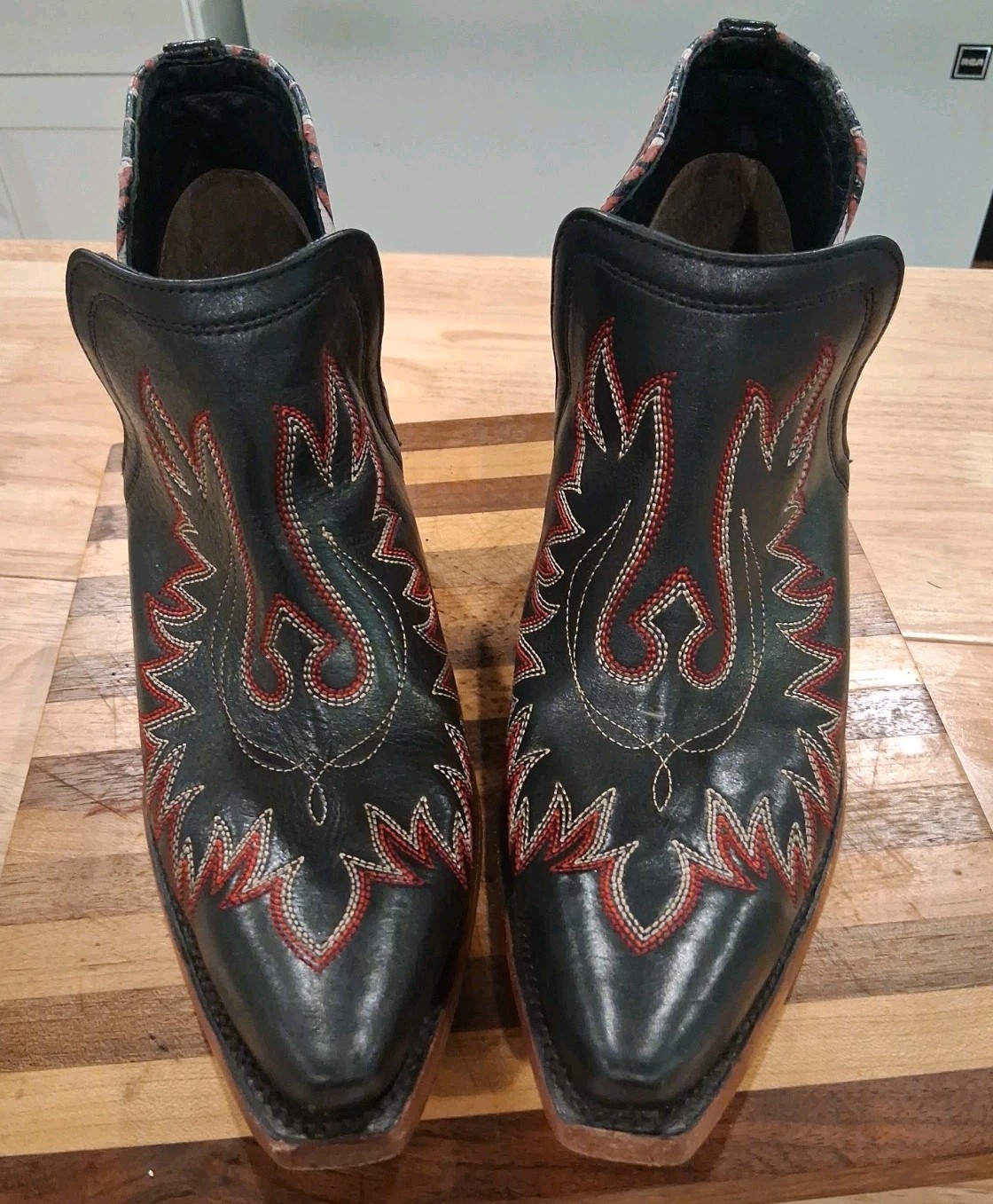 Women’s9.5B Ariat Dixon Chimayo Western Boots Preowned Look At All Pictures