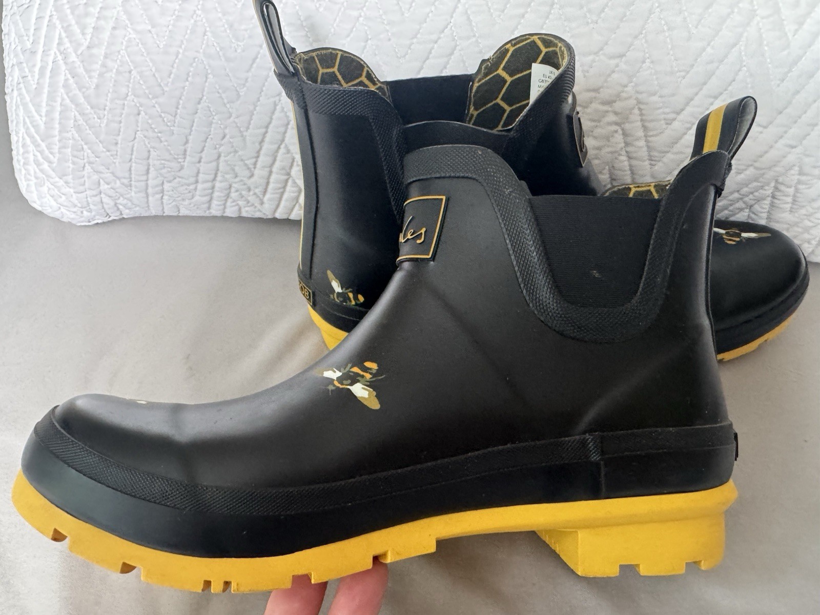 Joules Women’s Wellibob Black Metallic Bees Ankle-High Rubber Rain Boot – 10 M