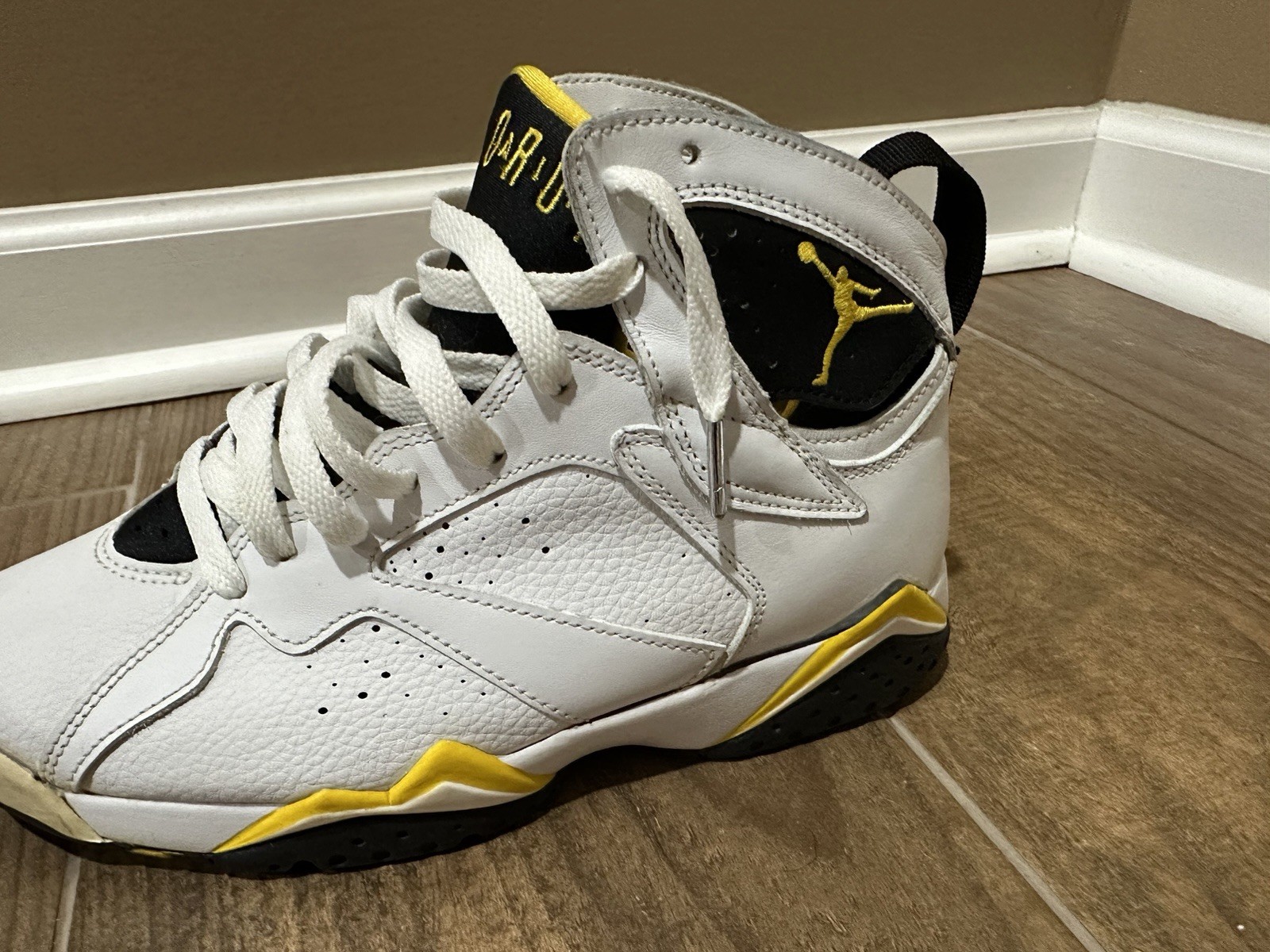 Jordan 7 Maize Size 7.5 (No Box Separation Please Read Description & See Photos)