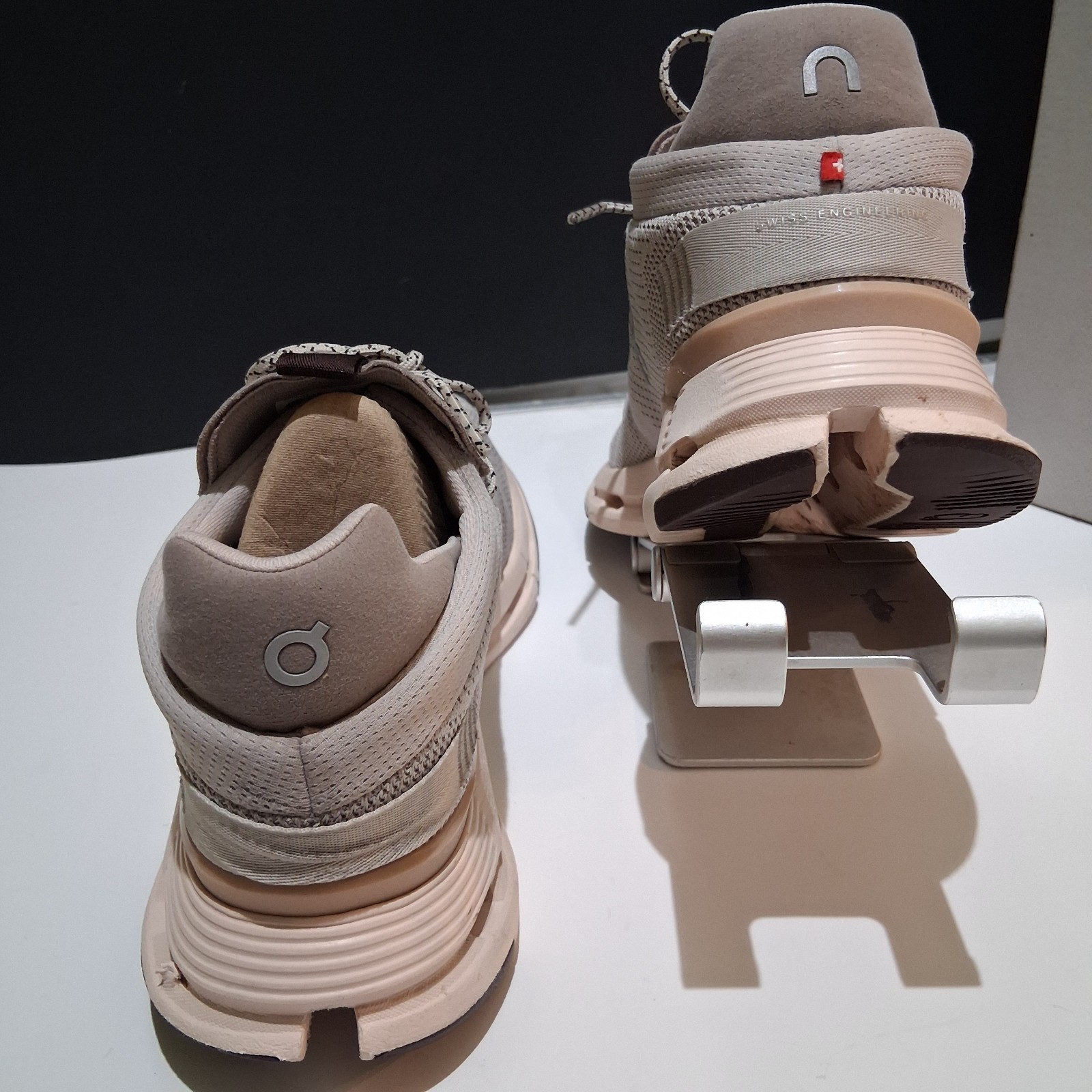 ON Running Cloudnova Pearl Shell 26.98124 Women’s Size 9.5 Sneakers New In Box