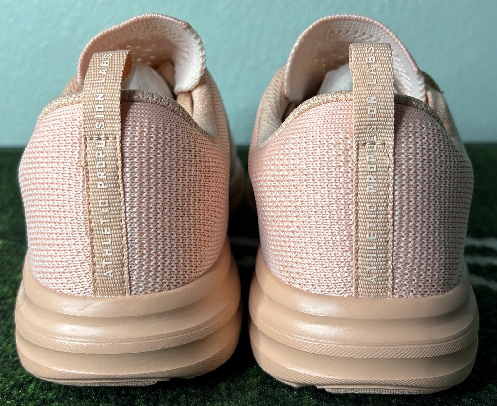 US Women’s 7 – APL Techloom Pro “Blush” 22002, ALO Yoga
