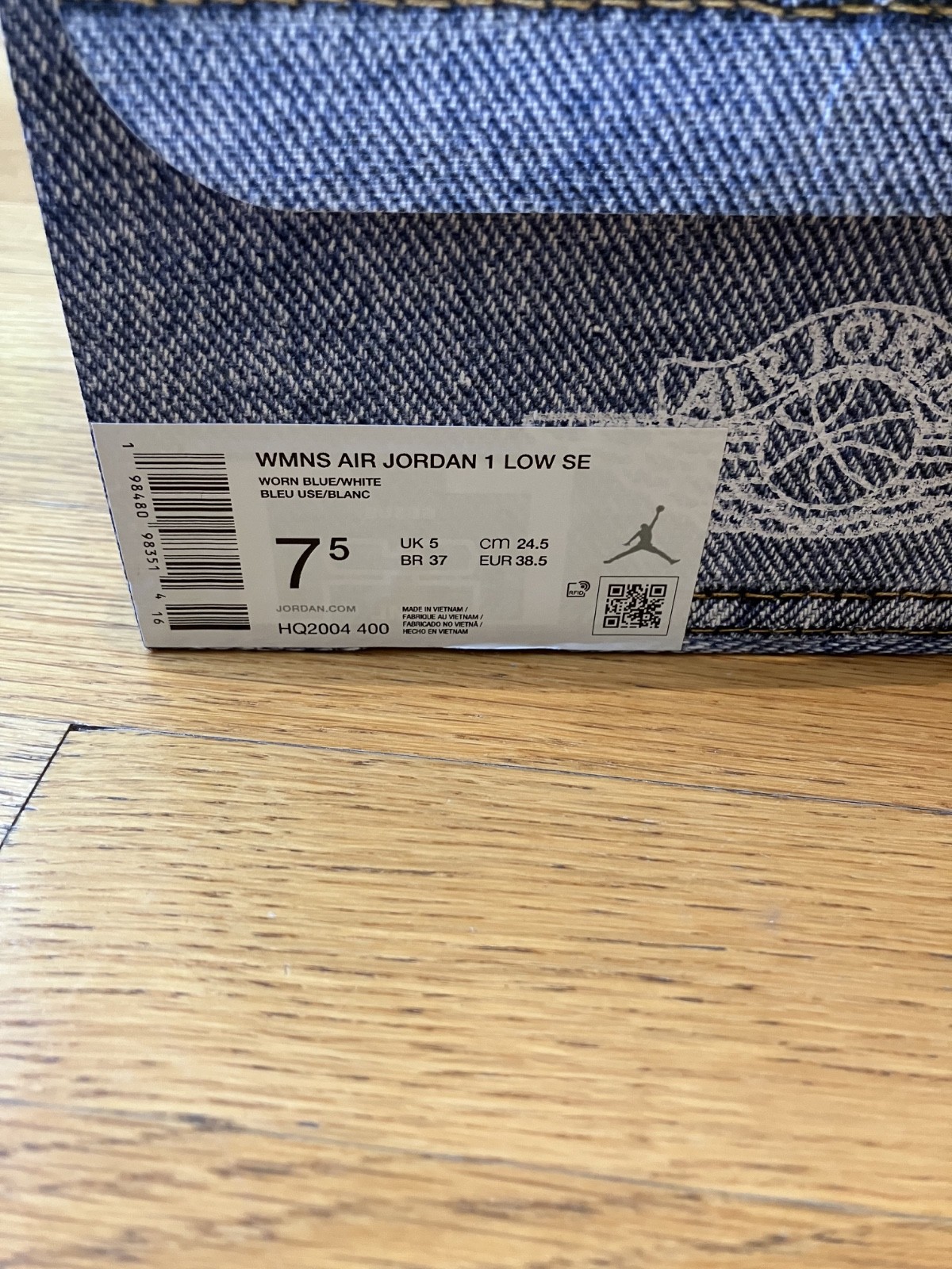Women’s Air Jordan 1 Low SE Denim and White with Gold Details Brand New Size 7.5