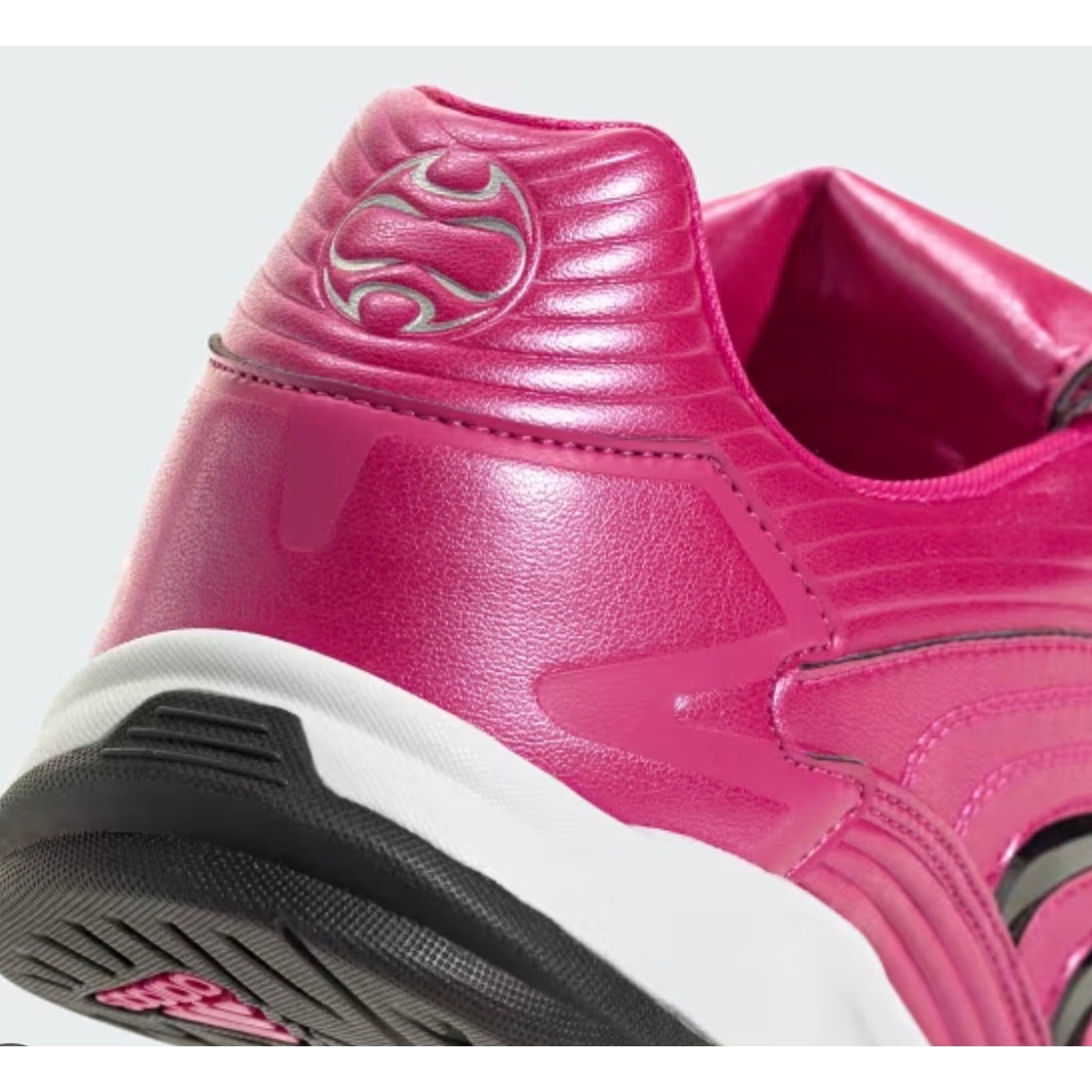 NEW ADIDAS Predator Sala Women’s 9 JR1641 Pink