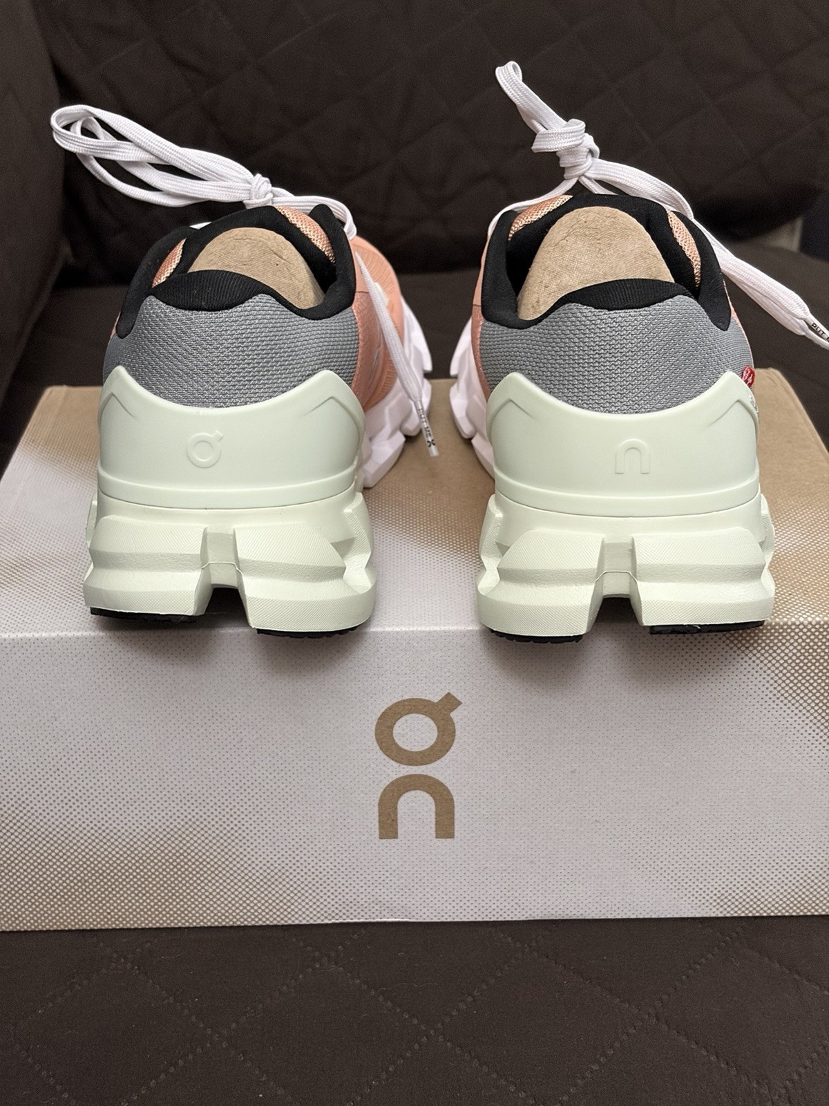 BRAND NEW On Cloudflyer 4 Women’s Size 7 Shoes (Peach/Aloe)