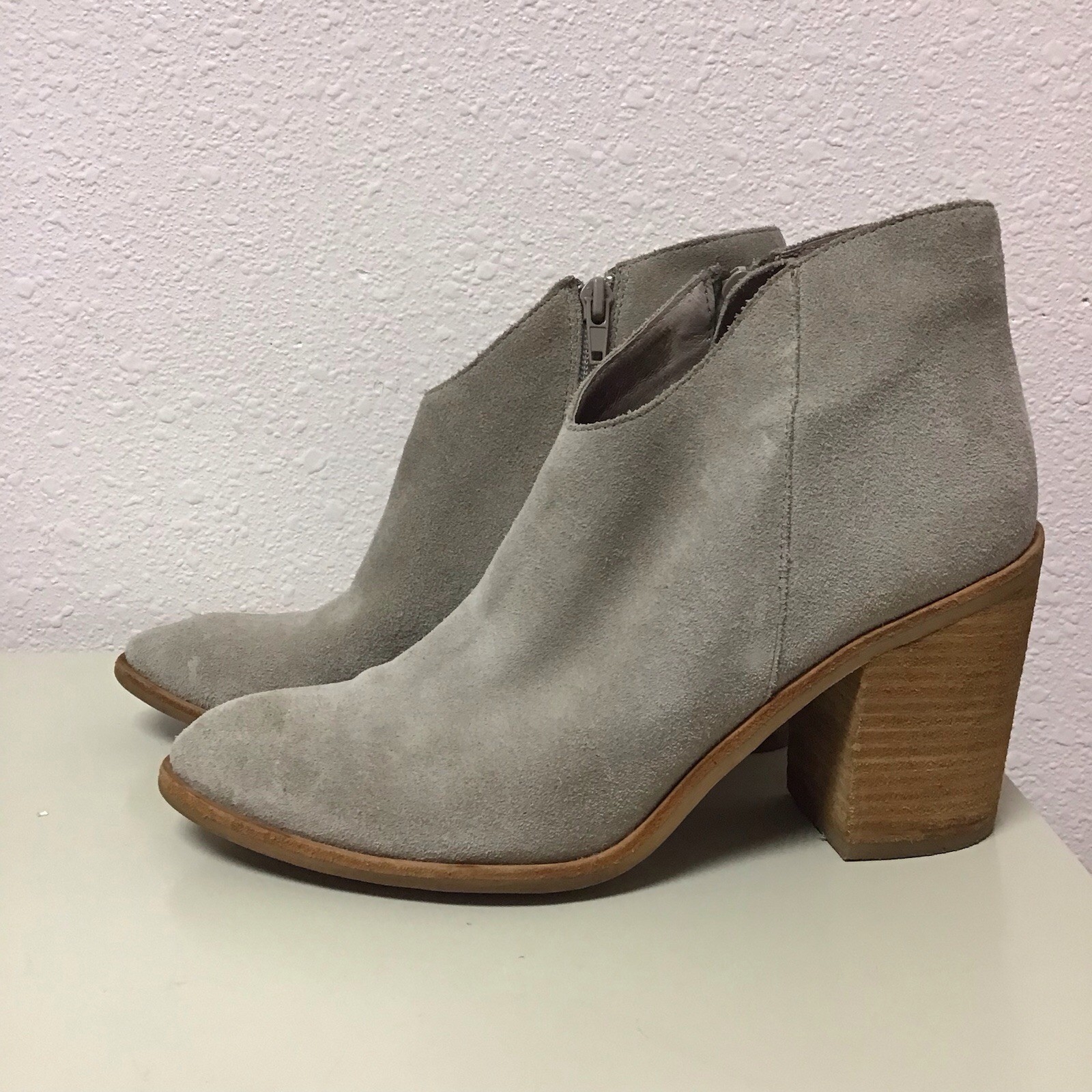 Jeffrey Campbell Kamet Neutral Taupe Bootie Sz 8 Stacked Wooden Heel