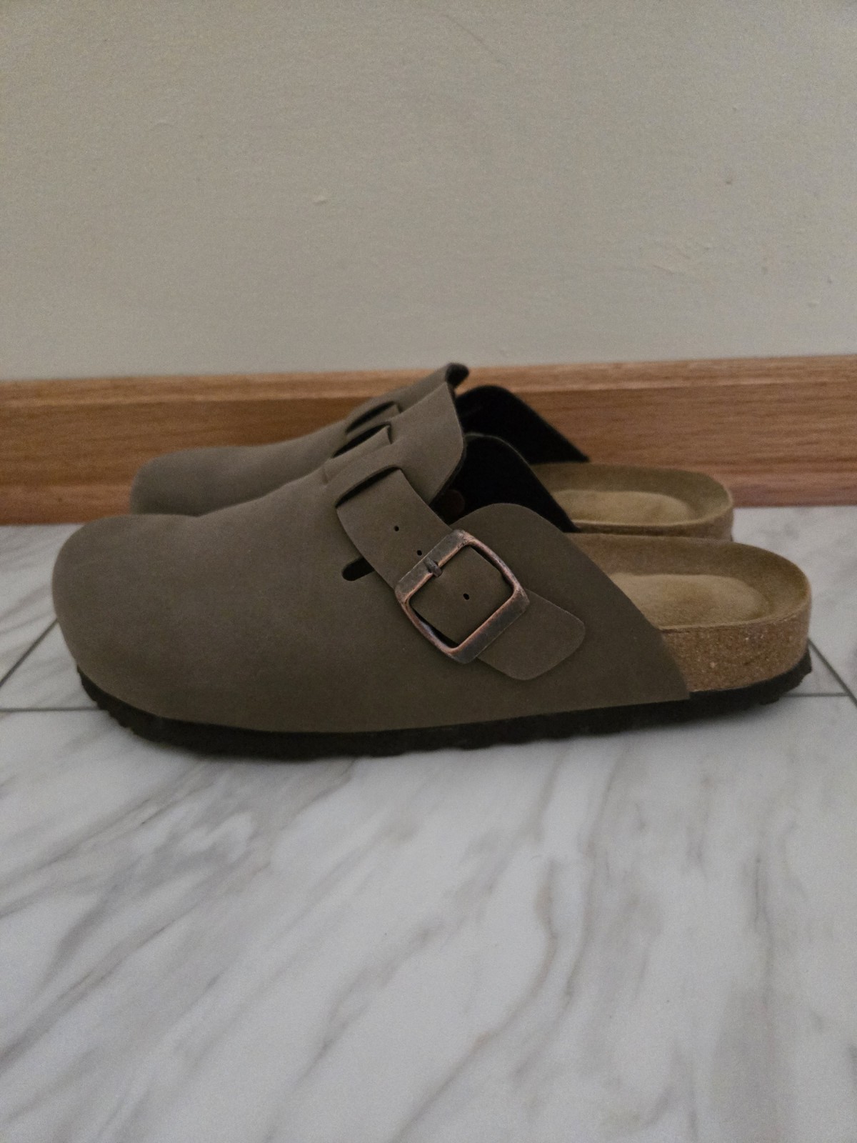Cushionaire Hana Women’s Clogs | Comfortable Vegan Suede Clogs for Women Sz 9M