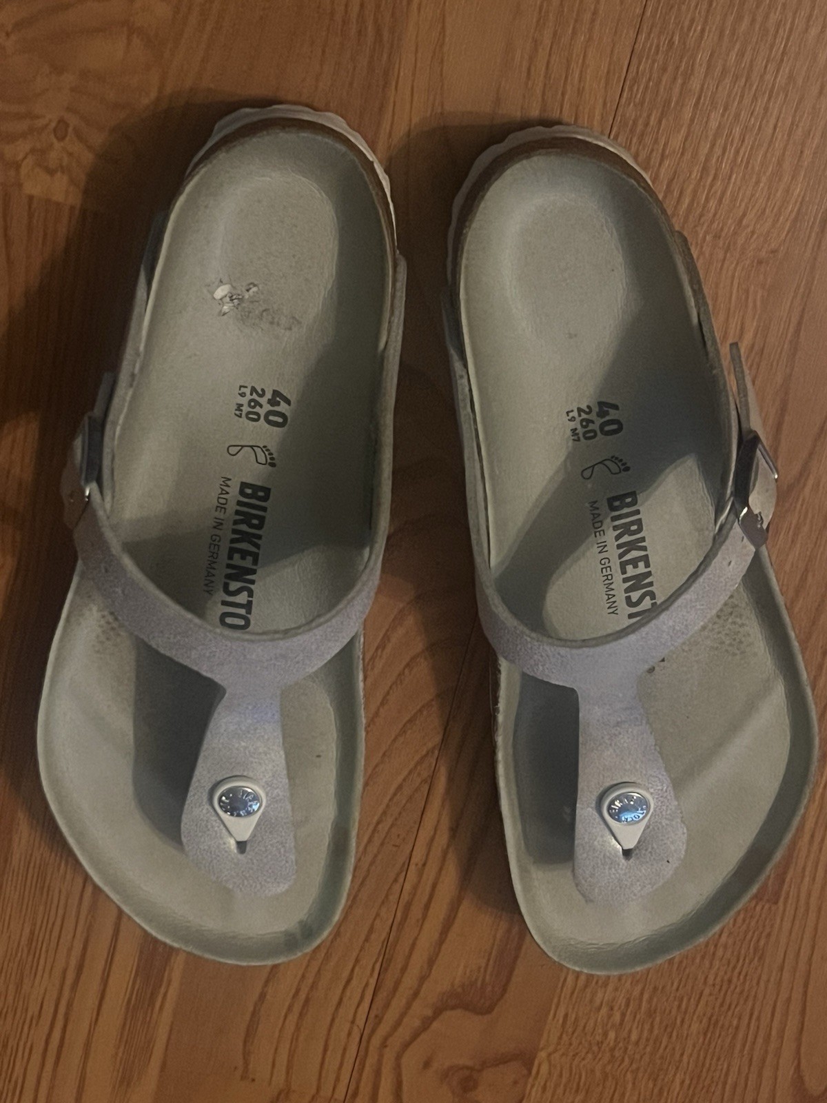 Birkenstock Women’s Silver Glitter Thong Sandals Buckle Comfort Adjustable Strap
