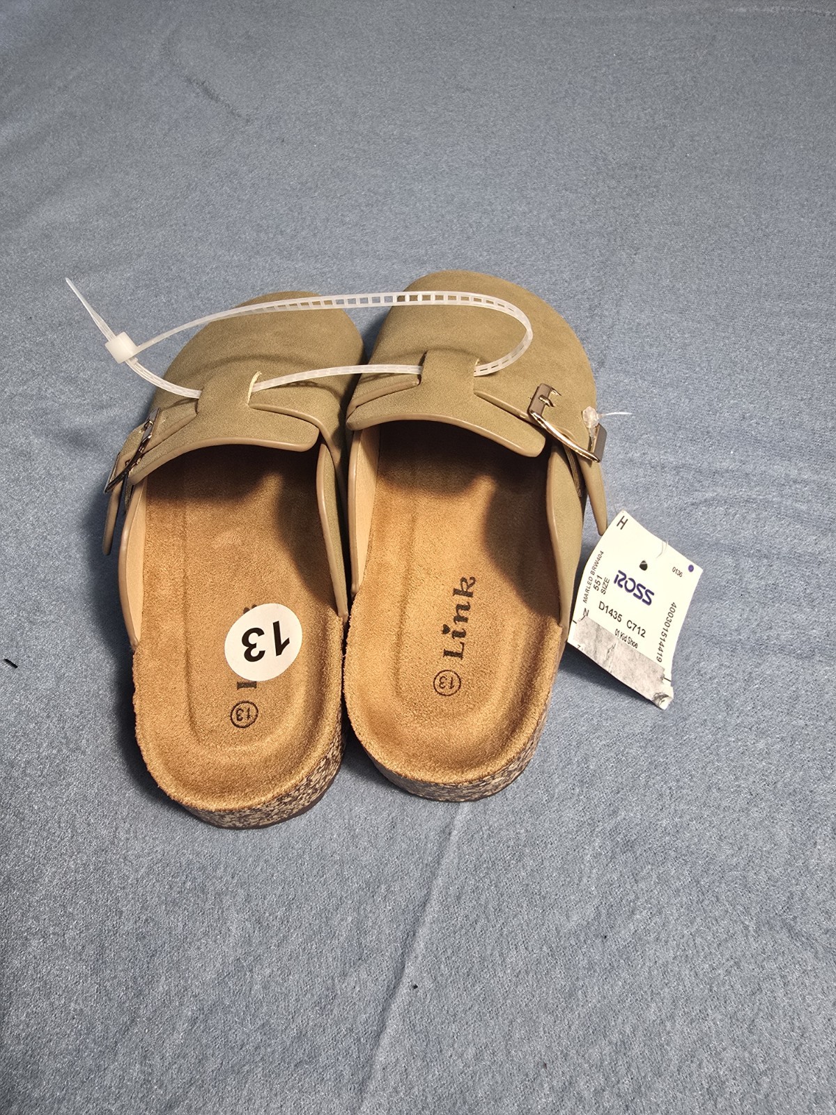 2P Link Beige Buckle Clog Sandals for kids Comfort ShoesFlat Closed Toe sz 13/10