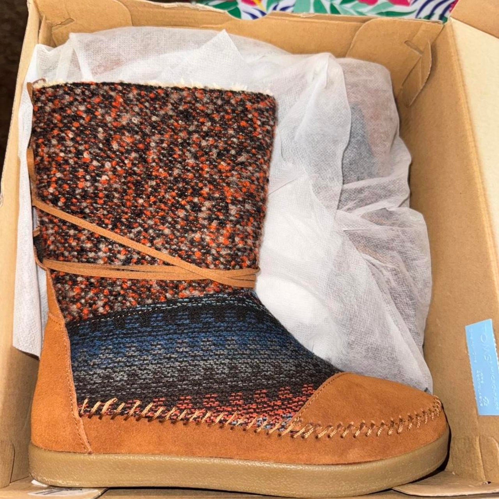 Nwt toms nepal cinnamon suedetextile