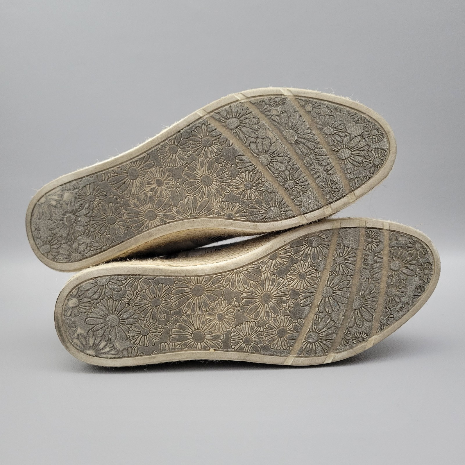Skechers Womens Bobs Sesame Espadrille Sneaker Size US 6.5 Woven Striped Pattern