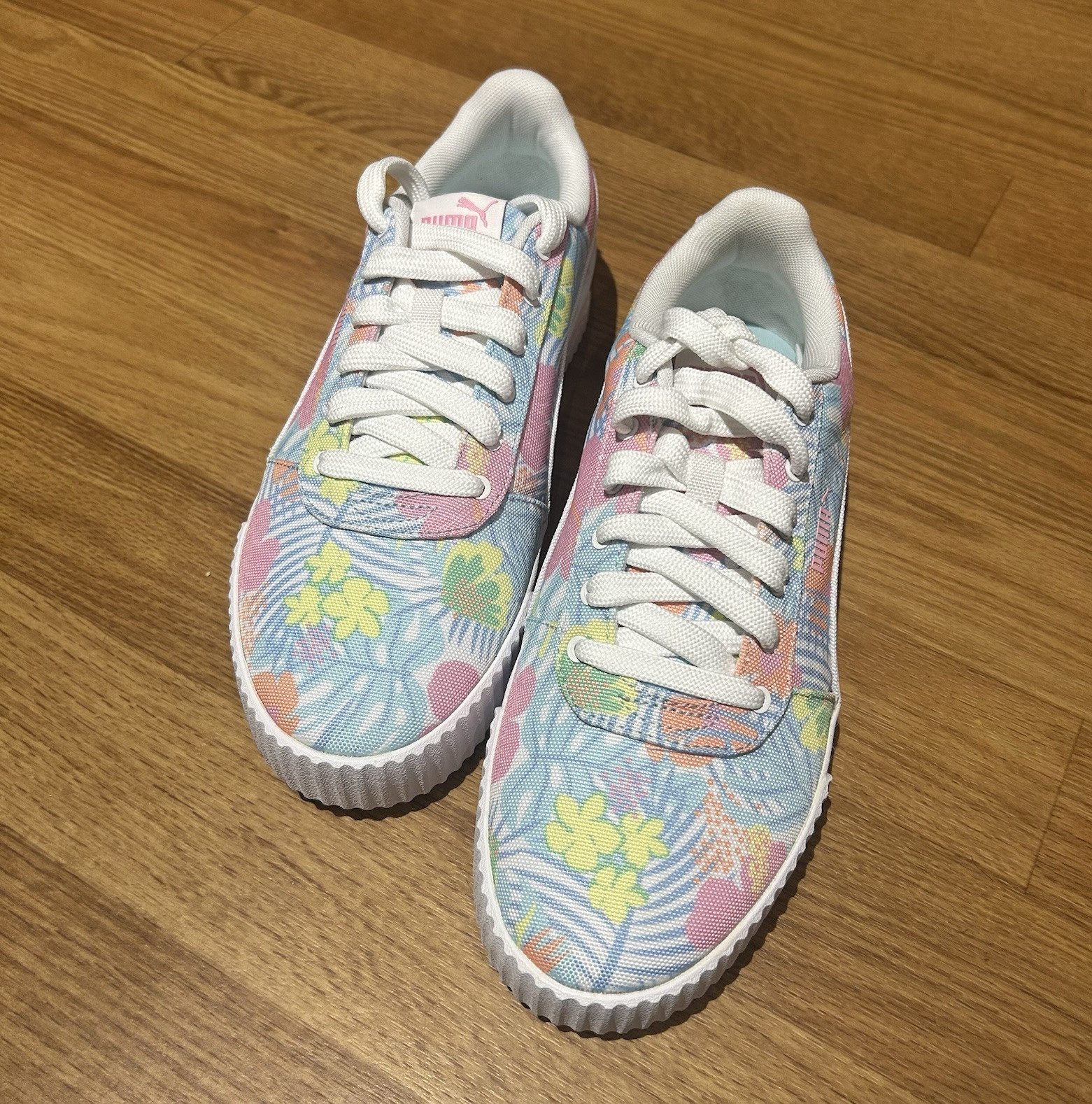 PUMA Women’s Floral Multicolor/White Low Top Lace-Up Athletic Sneakers 381325-01