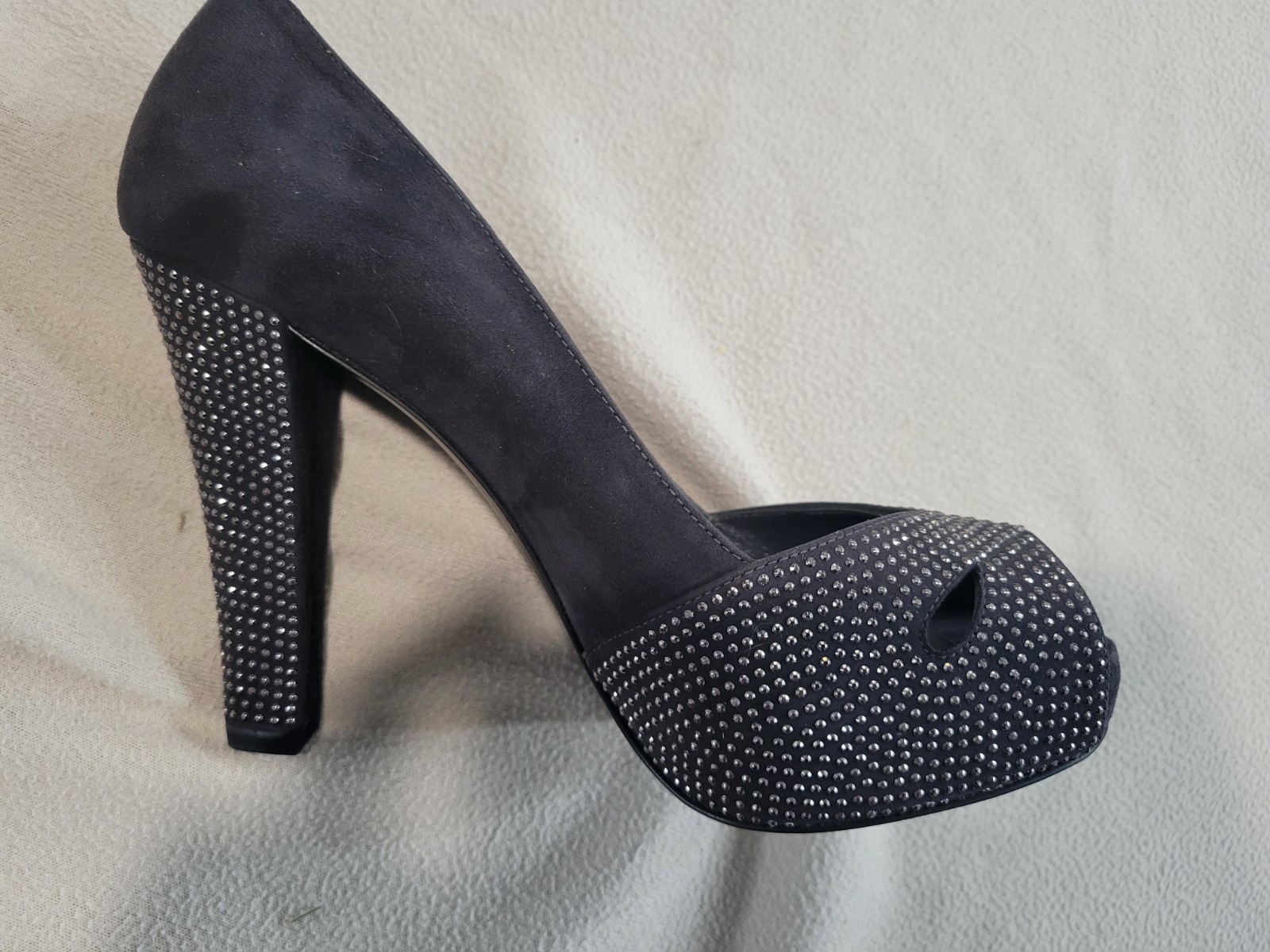 Stuart Weitzman Women’s Pewter Suede Peep Toe Studded Pumps, US 7.5