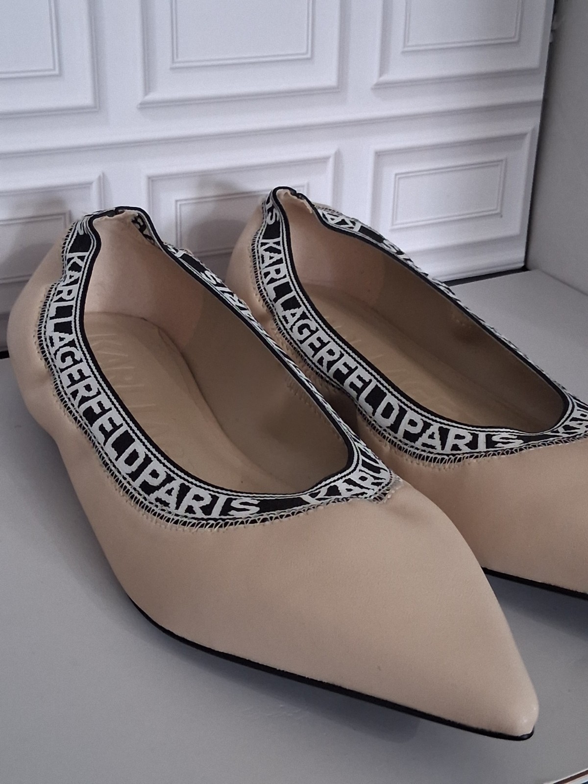 Karl Lagerfeld Paris Vinette pointed toe Ballet Flat Shoes 8.5M Sand Dusty Nude