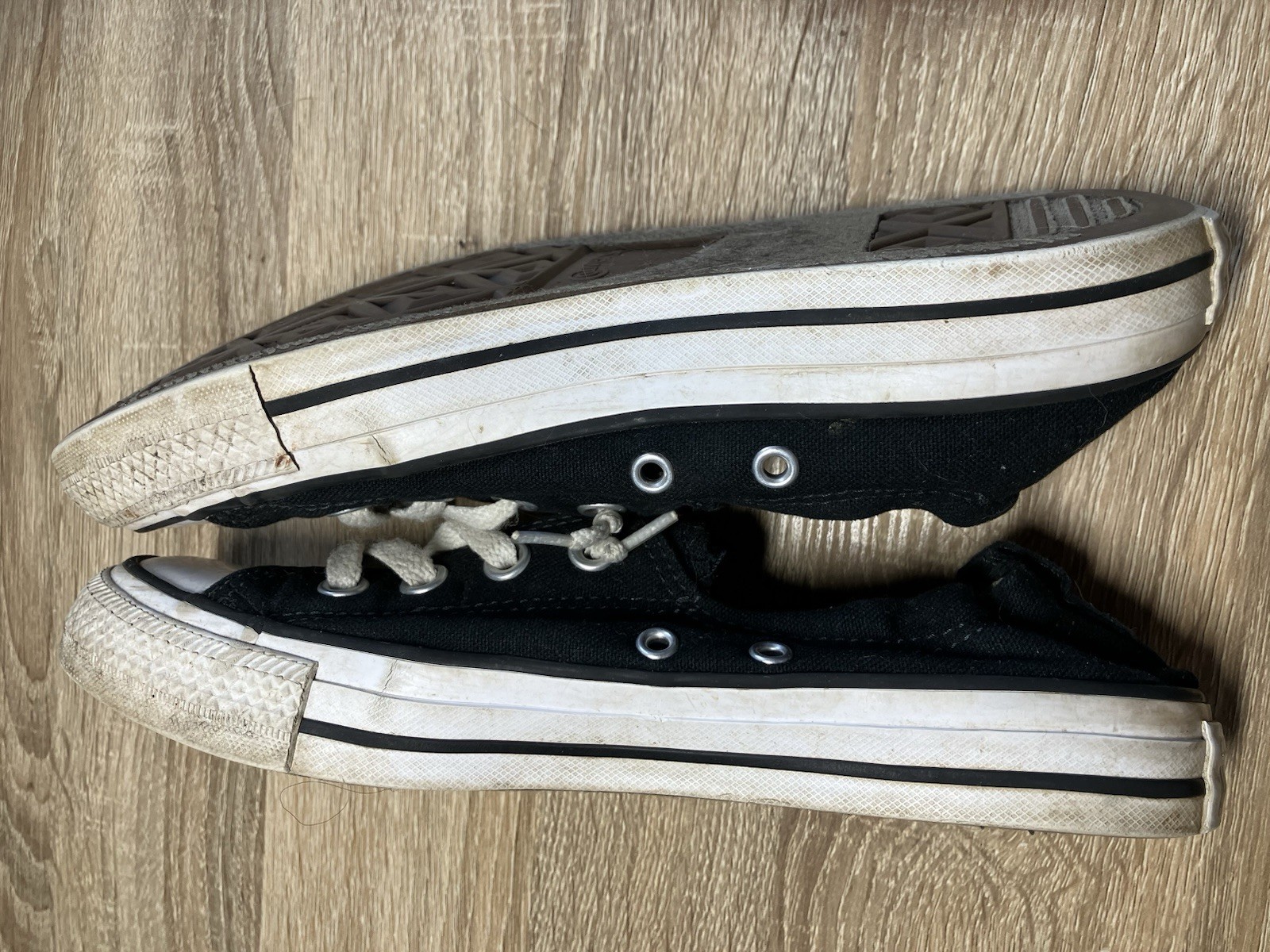 Converse All Star Low Top Lace-Up Black/White Sneakers Style Code 537051F W8.5