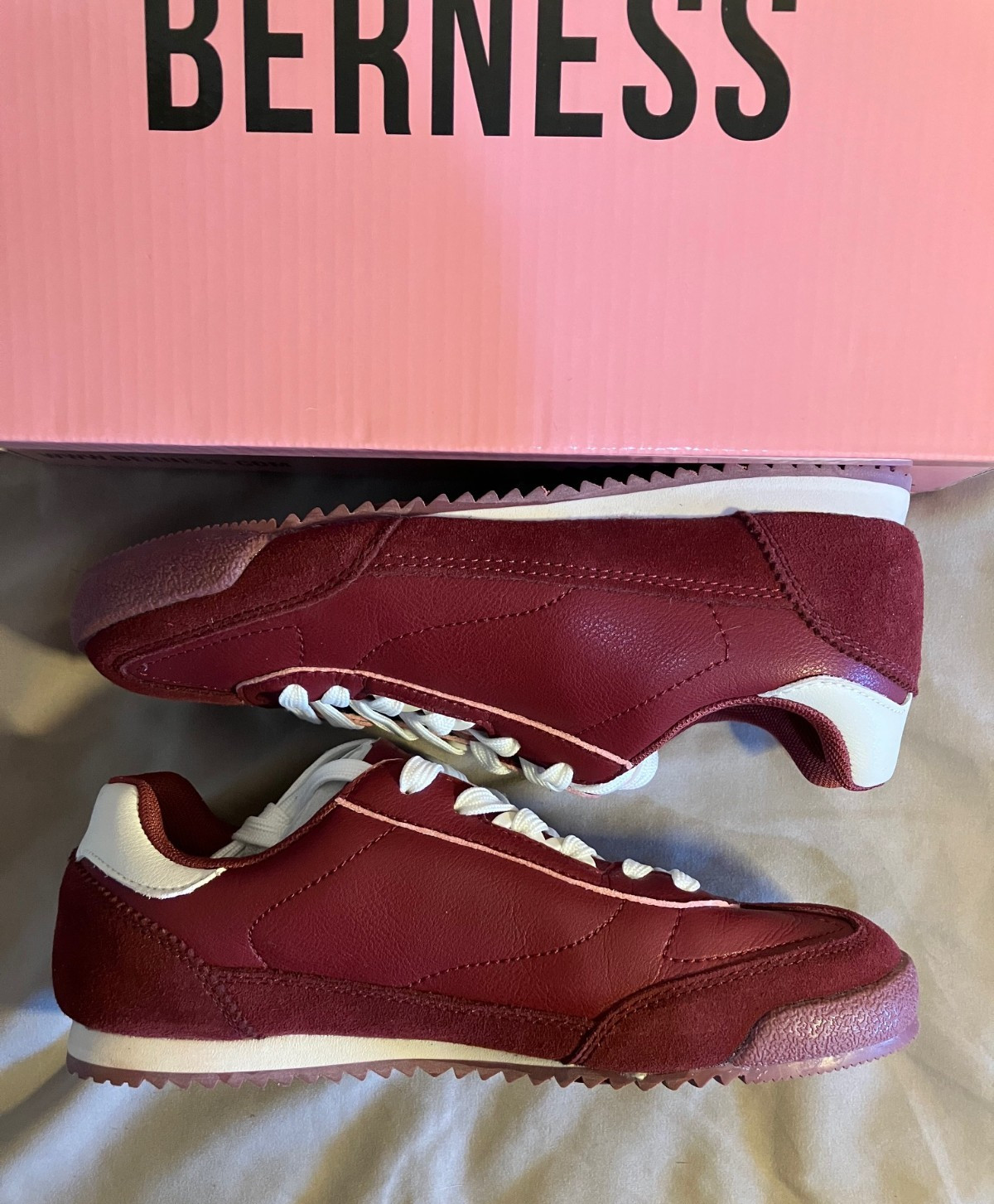 Berness Landon Burgundy Retro Sneakers New In Box Casual Shoes Size 7